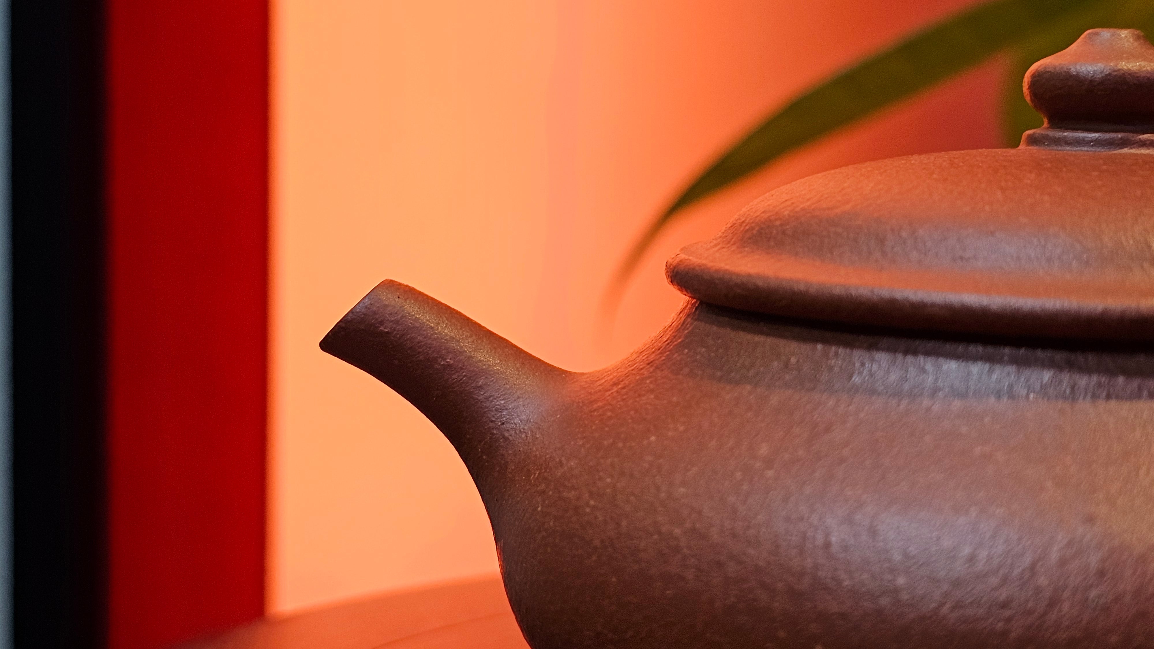 Ming Lu 明炉, 149.6ml, Hong Jiang Po Ni 红降坡泥, by our Collaborative Craftsman Chen Gui Zhi 陈桂枝。(Red JiangPoNi is rarer than Yellow JiangPoNi, XiaoMeiYao ZhuNi & ZhaoZhuang ZhuNi) ~ Congratulations to Prof J.! 2129hrs 5th August 2025, Bowie, MD.