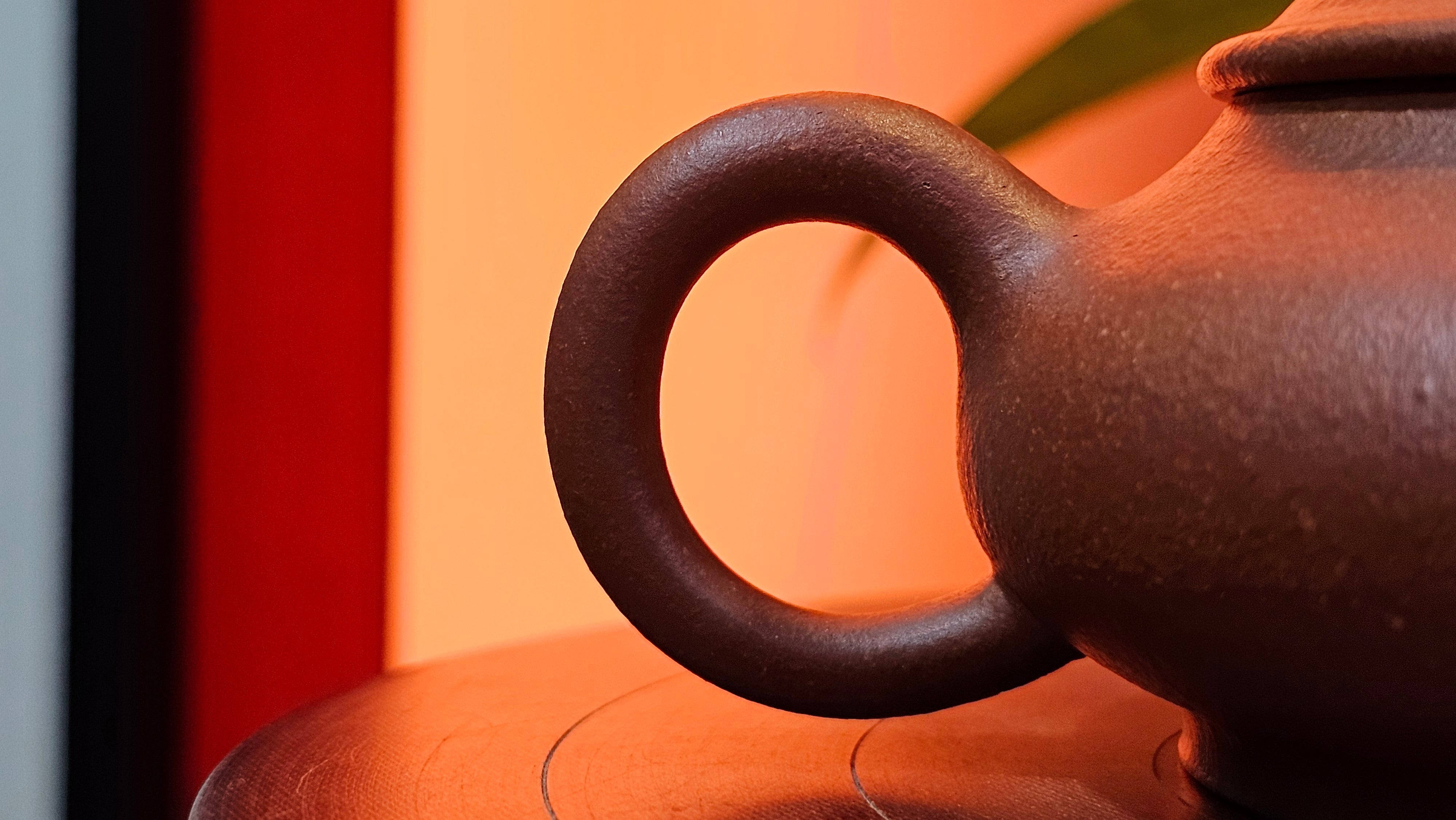 Ming Lu 明炉, 149.6ml, Hong Jiang Po Ni 红降坡泥, by our Collaborative Craftsman Chen Gui Zhi 陈桂枝。(Red JiangPoNi is rarer than Yellow JiangPoNi, XiaoMeiYao ZhuNi & ZhaoZhuang ZhuNi) ~ Congratulations to Prof J.! 2129hrs 5th August 2025, Bowie, MD.