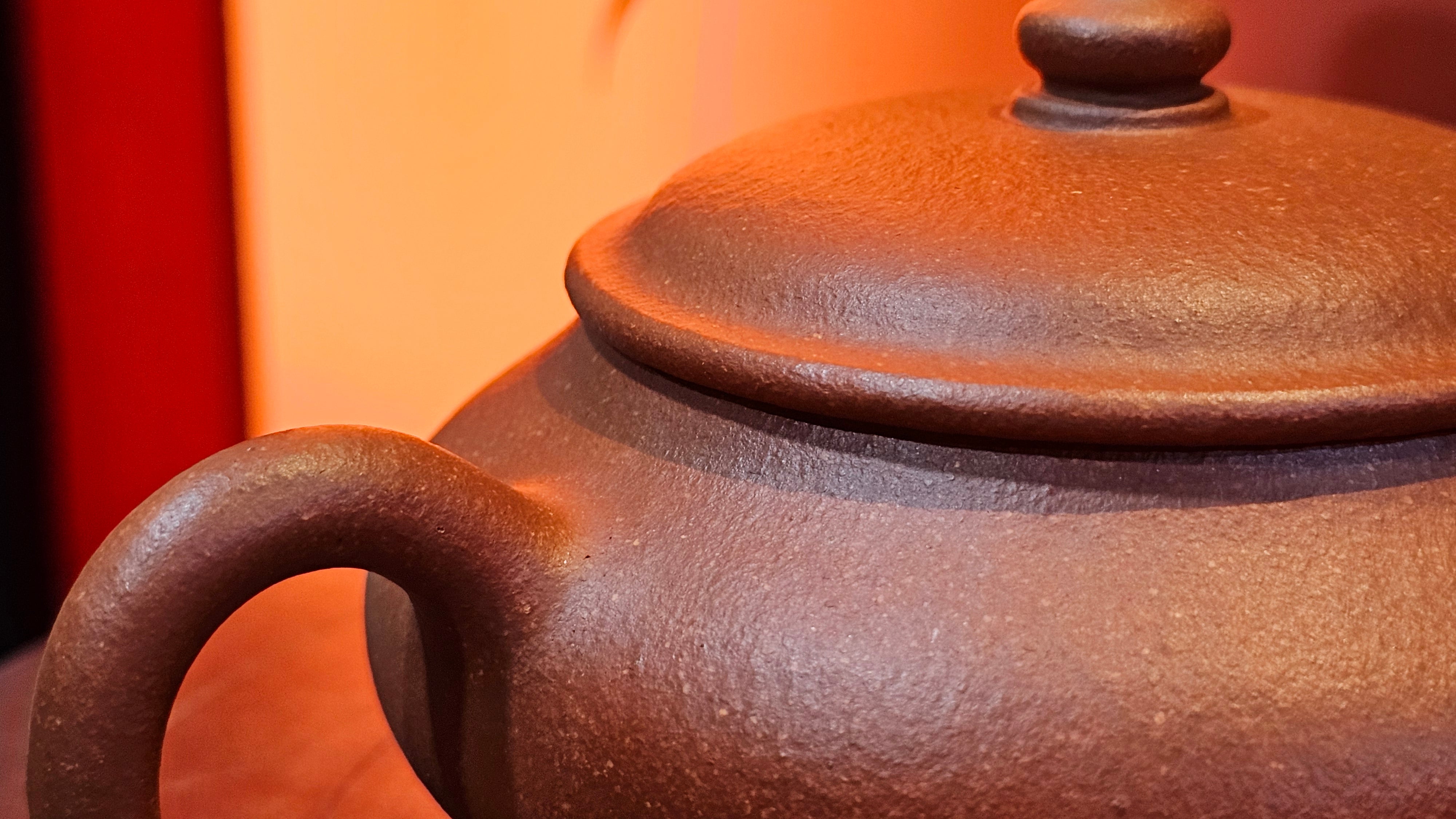 Ming Lu 明炉, 149.6ml, Hong Jiang Po Ni 红降坡泥, by our Collaborative Craftsman Chen Gui Zhi 陈桂枝。(Red JiangPoNi is rarer than Yellow JiangPoNi, XiaoMeiYao ZhuNi & ZhaoZhuang ZhuNi) ~ Congratulations to Prof J.! 2129hrs 5th August 2025, Bowie, MD.