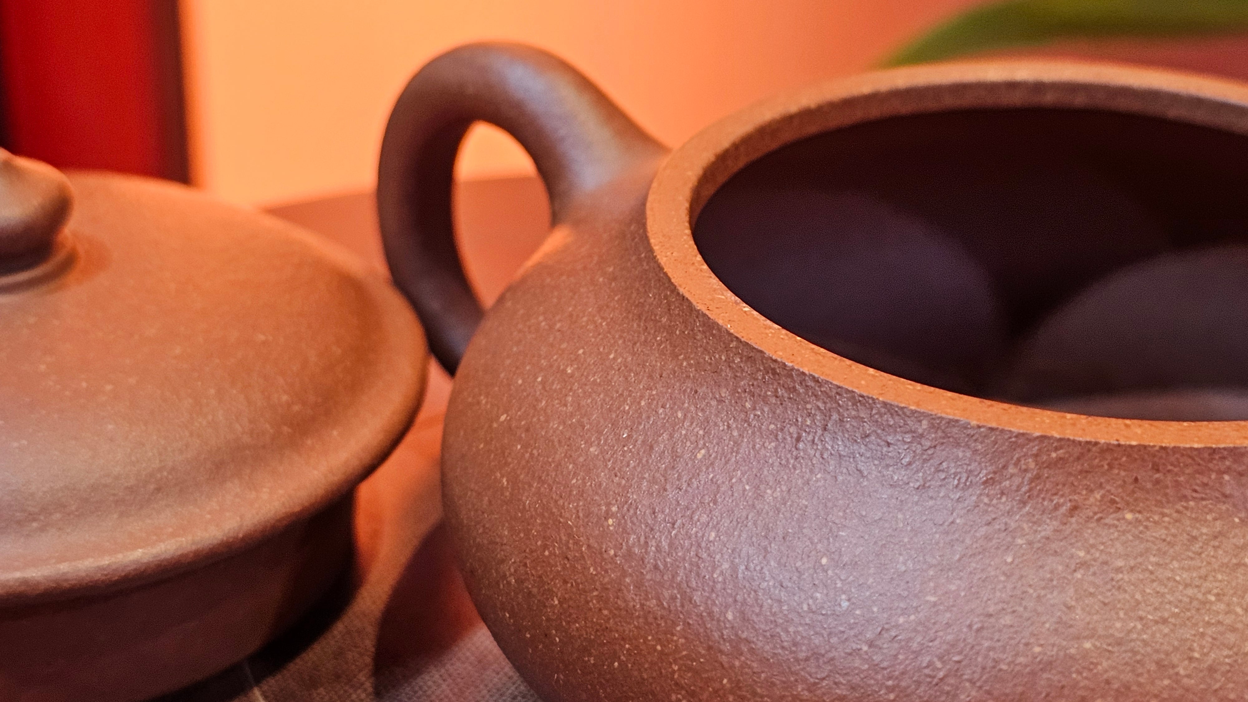 Ming Lu 明炉, 149.6ml, Hong Jiang Po Ni 红降坡泥, by our Collaborative Craftsman Chen Gui Zhi 陈桂枝。(Red JiangPoNi is rarer than Yellow JiangPoNi, XiaoMeiYao ZhuNi & ZhaoZhuang ZhuNi) ~ Congratulations to Prof J.! 2129hrs 5th August 2025, Bowie, MD.