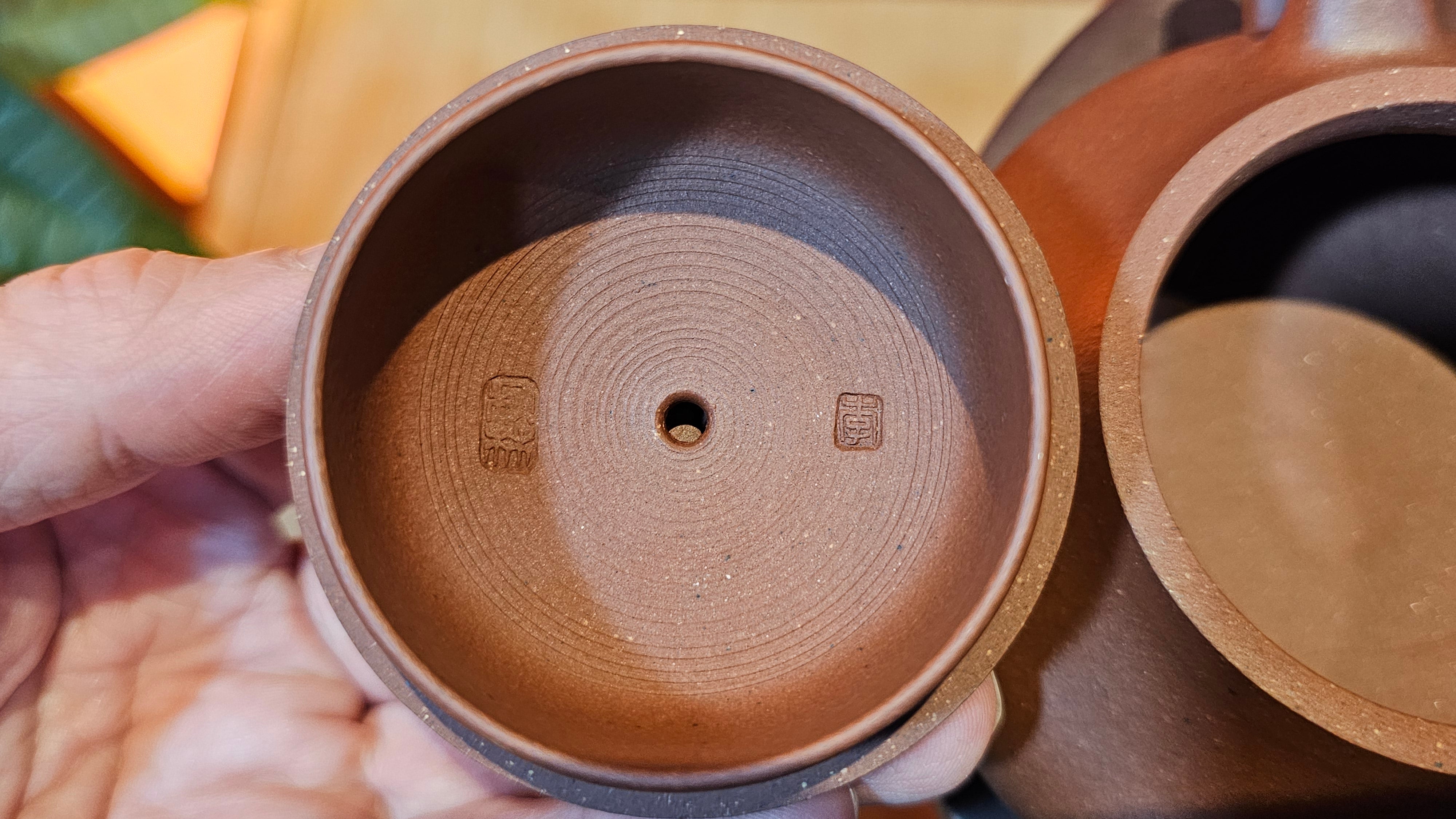 Jian Piao 见瓢, 186.6ml, Di Cao Qing Zi Ni 底槽青紫泥, by our Craftsman Li Qiu Lin 李秋林 ~!Congratulations to Mr A.A., 0617hrs!5th Oct 2025, Port Franks! Canada🇨🇦!