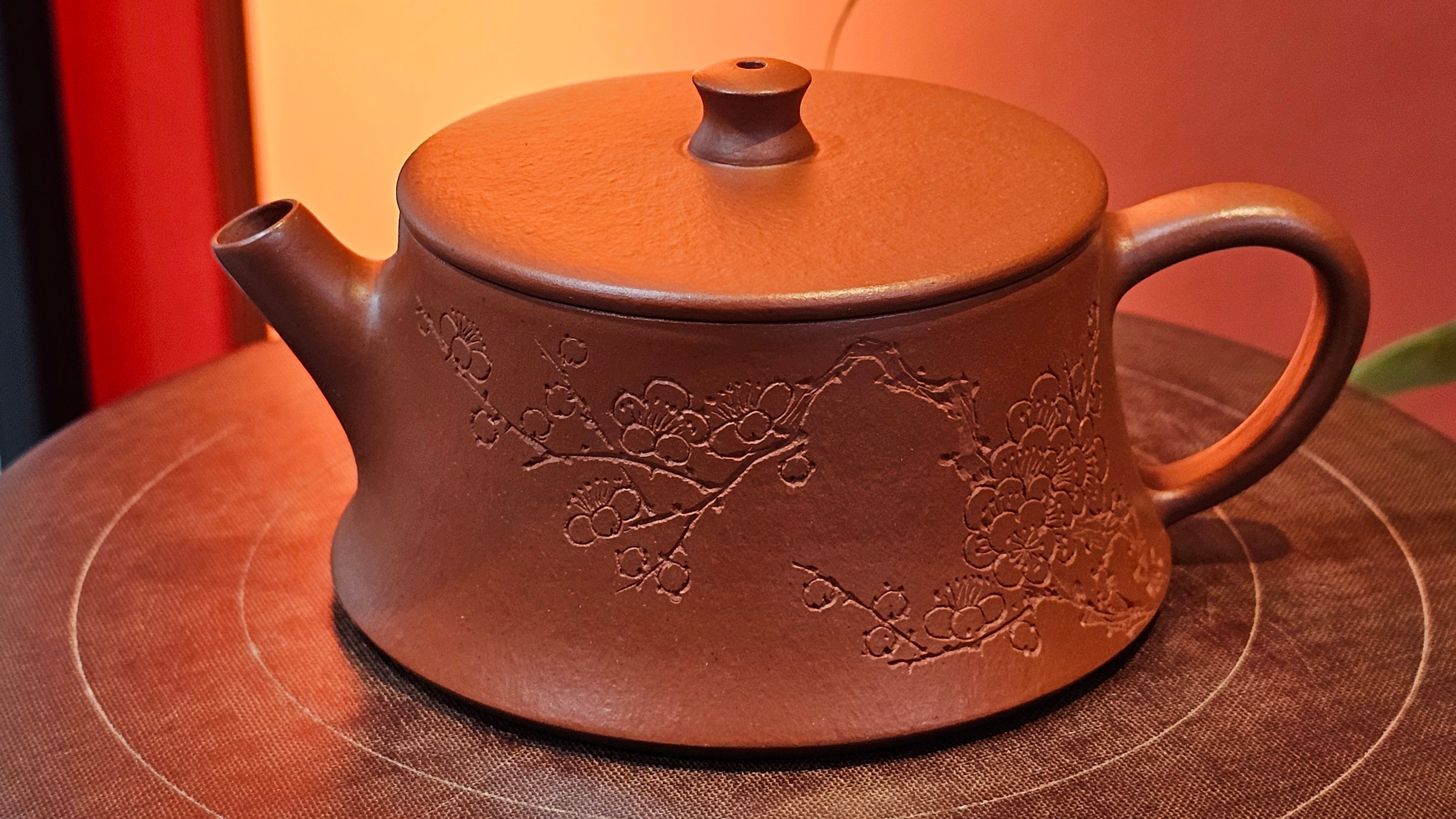 Yun Zhu 云柱 "Pillar of the Heavens", 140.6ml, Xiao Mei Yao Zhu Ni 小煤窑朱泥, by our Collaborative Craftsman Wang Hui 王慧 ~ "梅开五福" and Plum Blossoms Engraving by Craftsman Yi De Shu 一德书 ~ Congratulations to Mr M.S.! 1646hrs 6th August 2025, Southbury, CT!