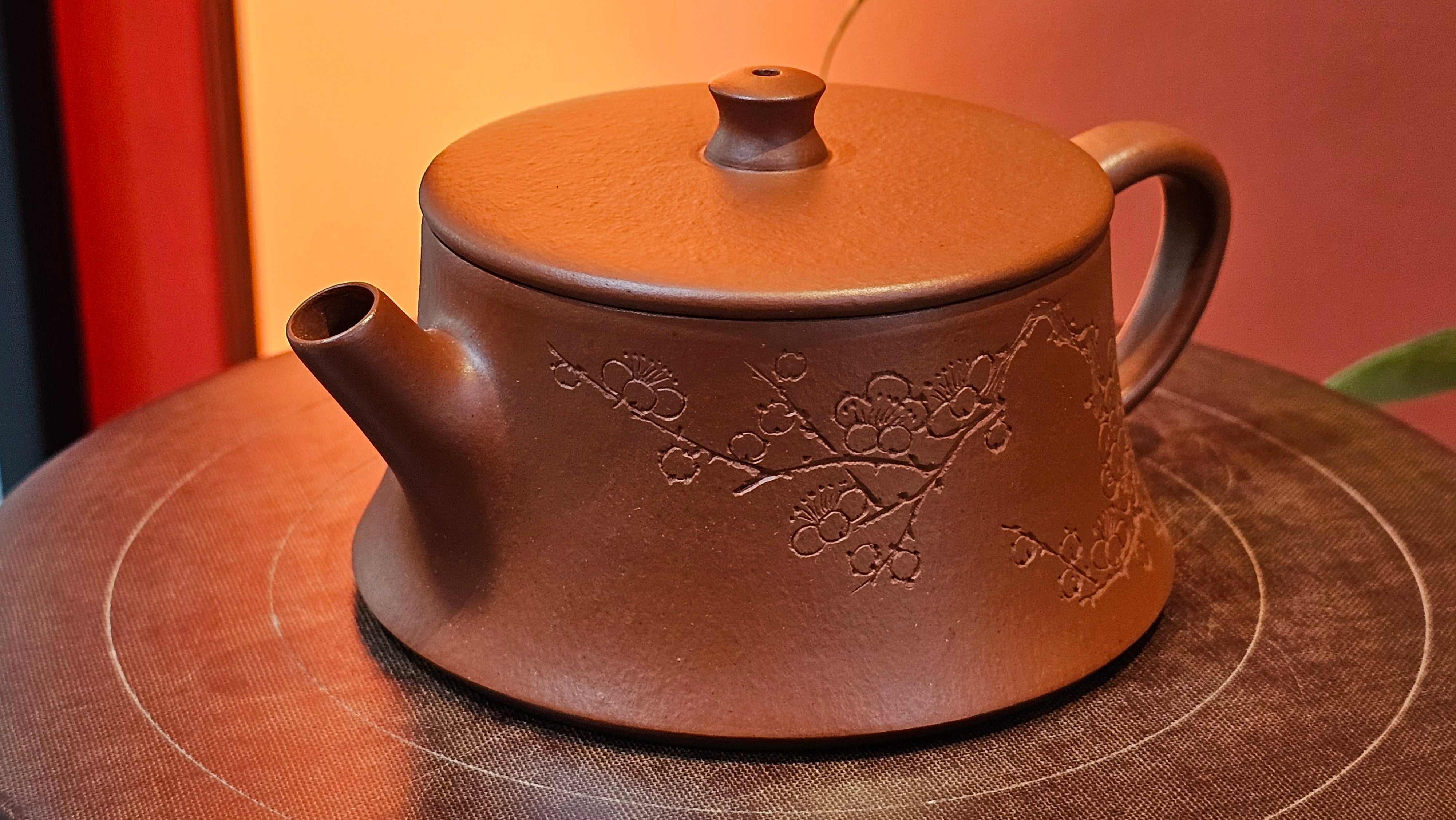 Yun Zhu 云柱 "Pillar of the Heavens", 140.6ml, Xiao Mei Yao Zhu Ni 小煤窑朱泥, by our Collaborative Craftsman Wang Hui 王慧 ~ "梅开五福" and Plum Blossoms Engraving by Craftsman Yi De Shu 一德书 ~ Congratulations to Mr M.S.! 1646hrs 6th August 2025, Southbury, CT!