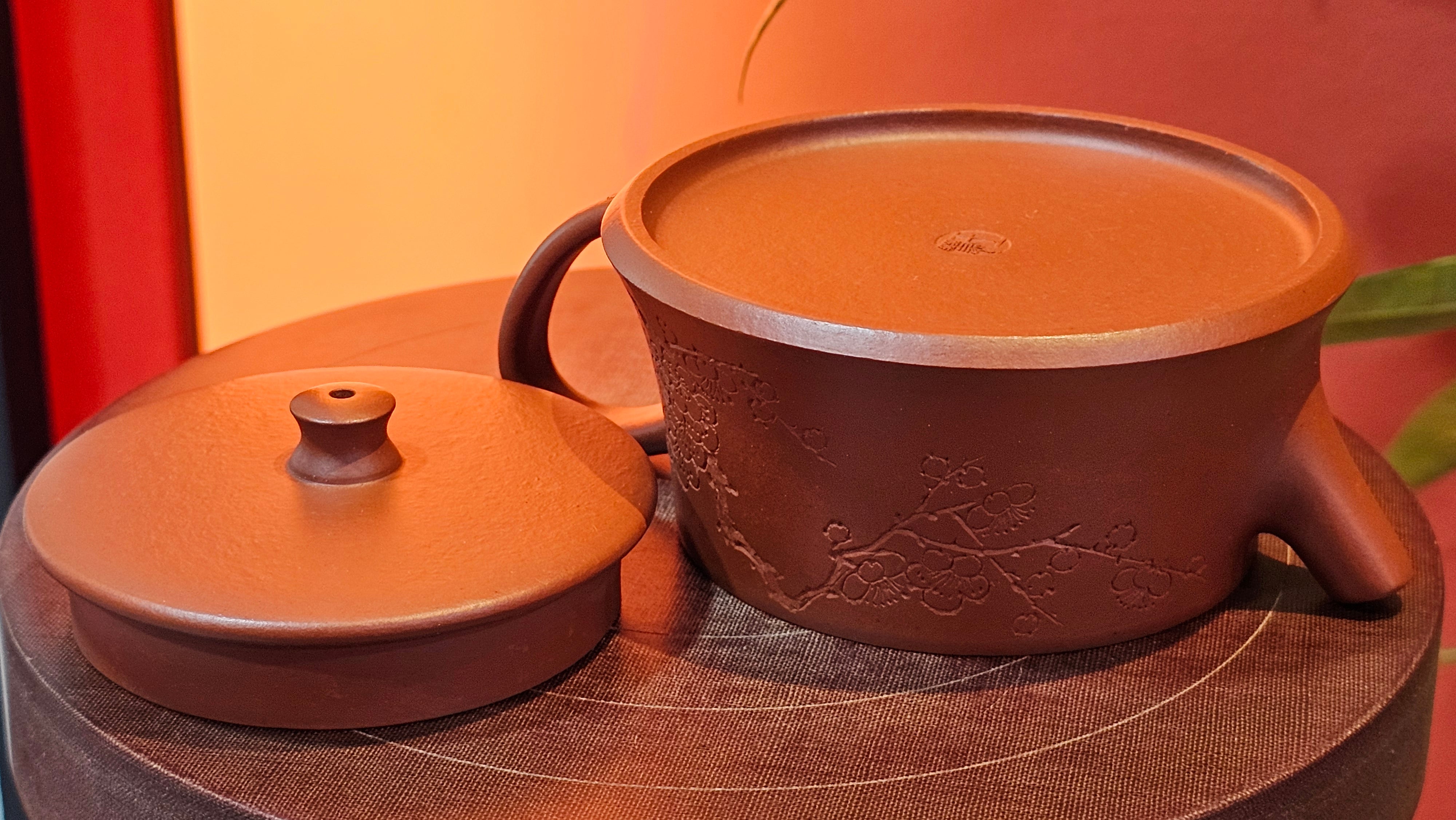 Yun Zhu 云柱 "Pillar of the Heavens", 140.6ml, Xiao Mei Yao Zhu Ni 小煤窑朱泥, by our Collaborative Craftsman Wang Hui 王慧 ~ "梅开五福" and Plum Blossoms Engraving by Craftsman Yi De Shu 一德书 ~ Congratulations to Mr M.S.! 1646hrs 6th August 2025, Southbury, CT!