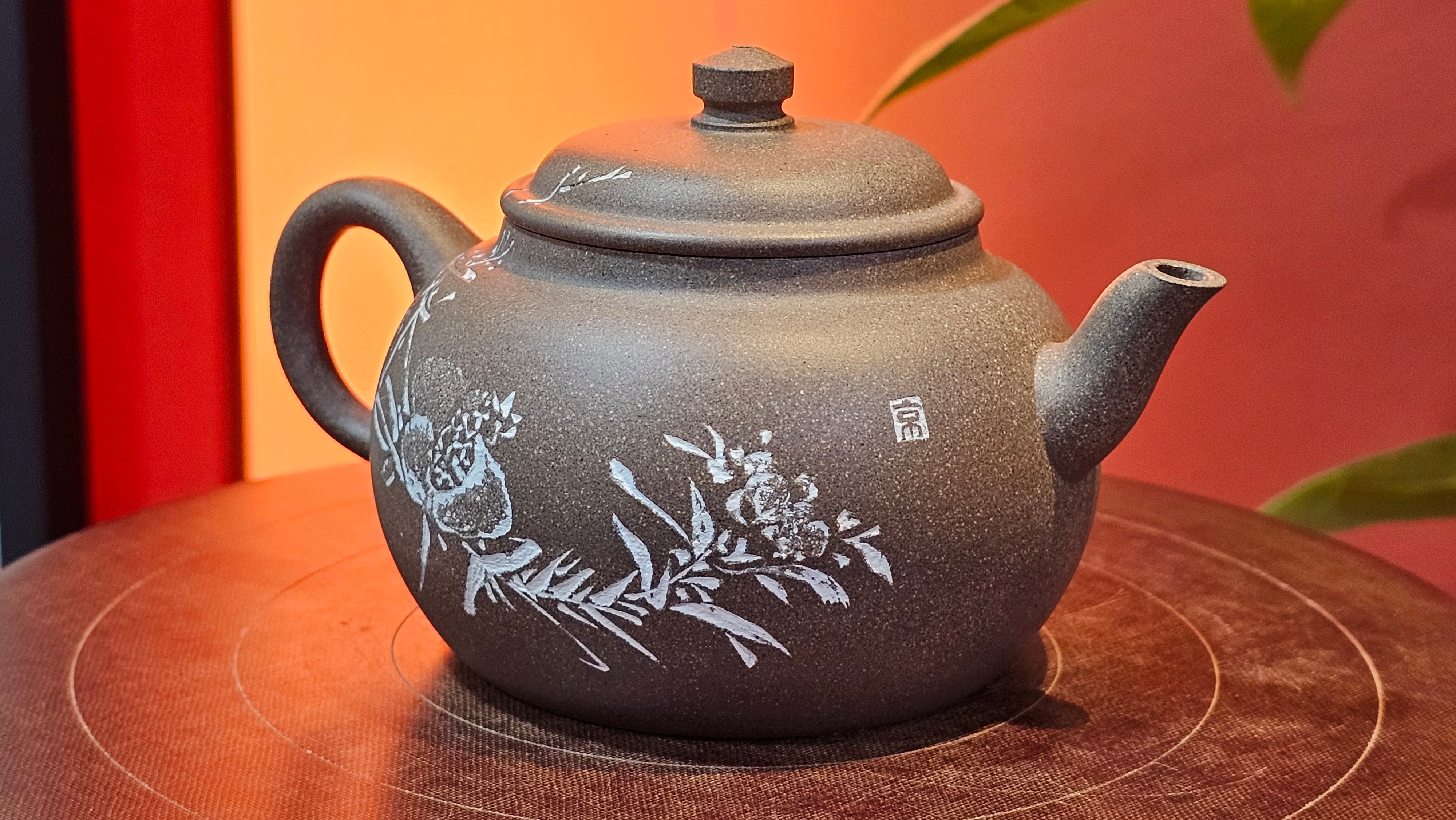Wu Nian Hu《无念壶》, 162.8ml, Qing Hui Duan 青灰段泥, by our Craftsman Zhang Huan 张欢, Engraving by Craftsman Nan Shan Lao Ren 南山老人 ~ Congratulations!to Ms M.L., 0853hrs 6th August 2025, Phoenix, AZ!
