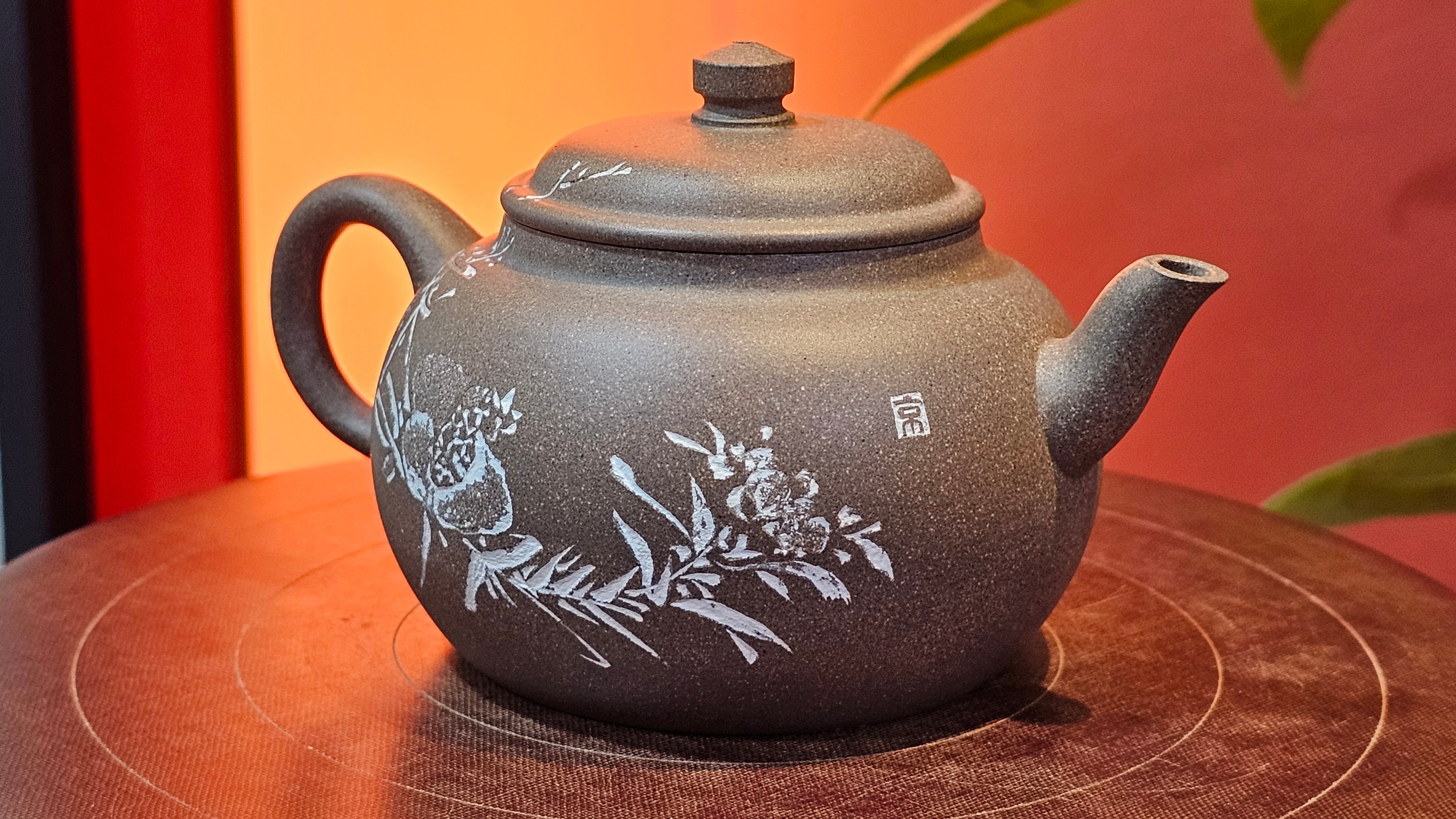 Wu Nian Hu《无念壶》, 162.8ml, Qing Hui Duan 青灰段泥, by our Craftsman Zhang Huan 张欢, Engraving by Craftsman Nan Shan Lao Ren 南山老人 ~ Congratulations!to Ms M.L., 0853hrs 6th August 2025, Phoenix, AZ!