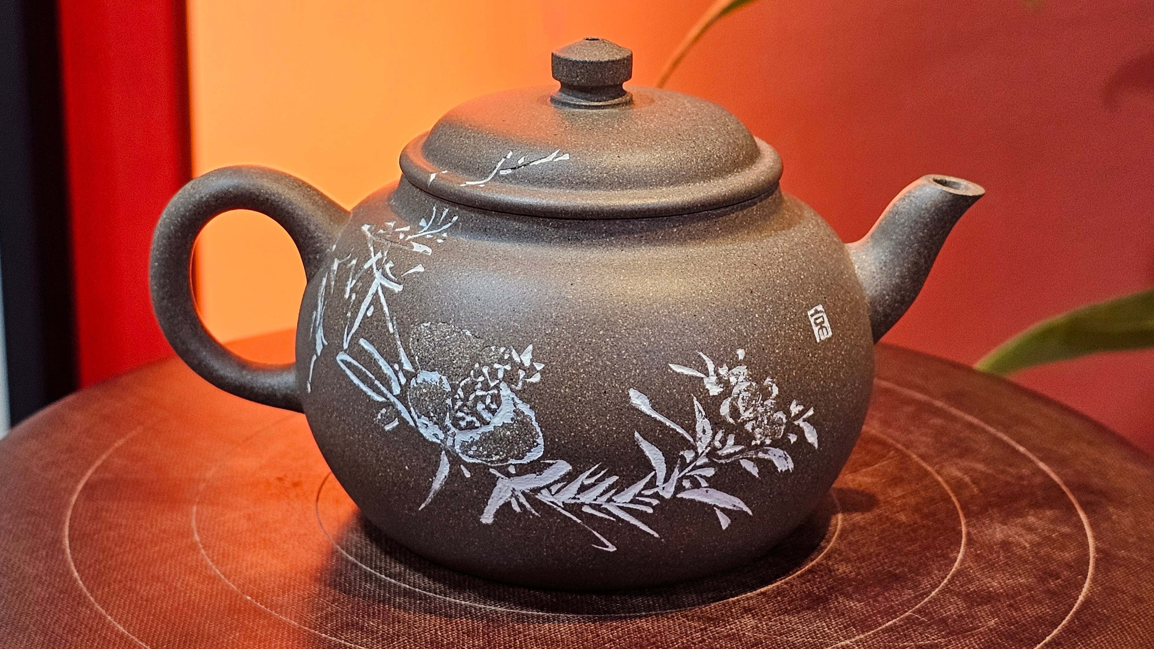 Wu Nian Hu《无念壶》, 162.8ml, Qing Hui Duan 青灰段泥, by our Craftsman Zhang Huan 张欢, Engraving by Craftsman Nan Shan Lao Ren 南山老人 ~ Congratulations!to Ms M.L., 0853hrs 6th August 2025, Phoenix, AZ!