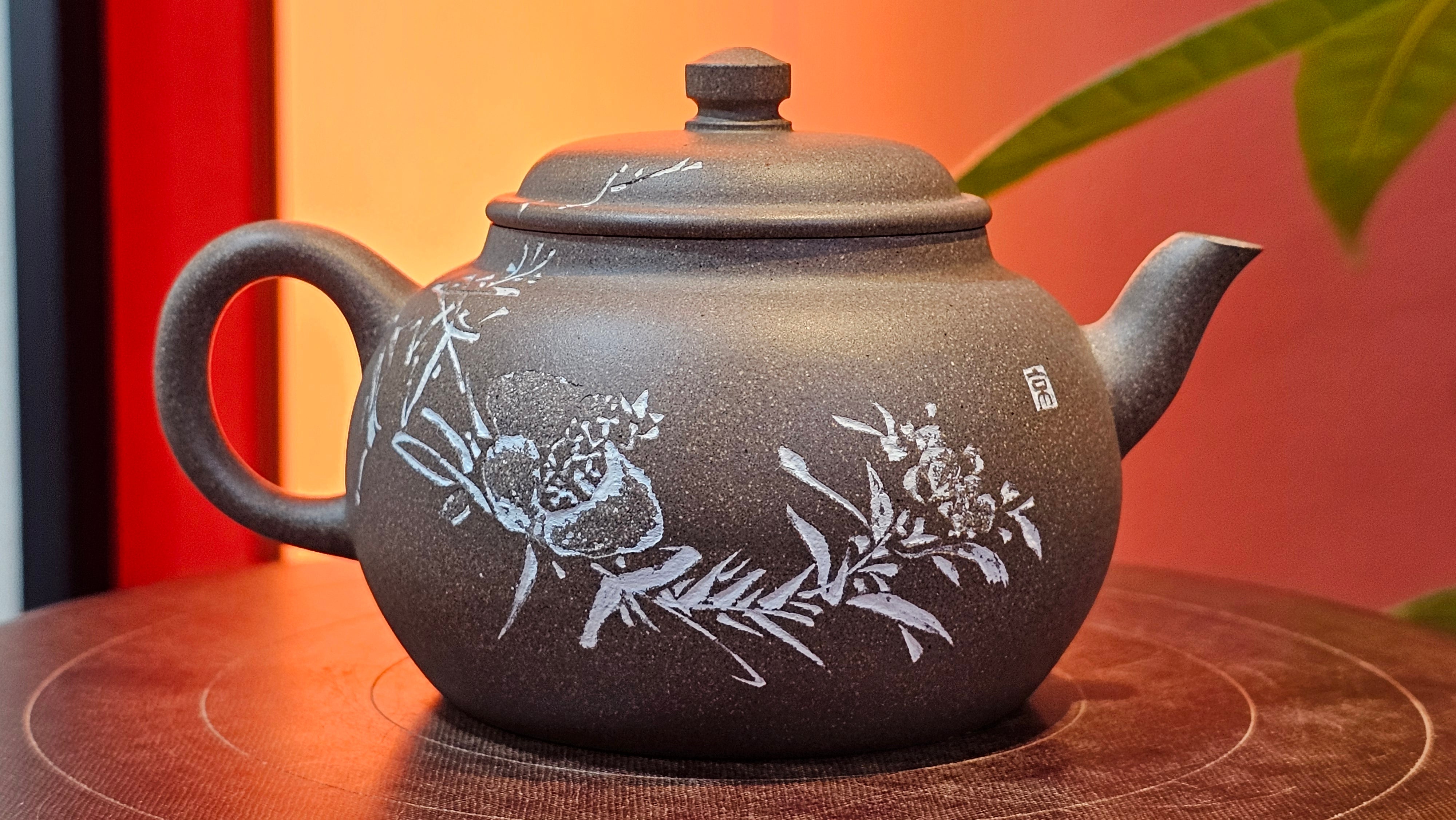 Wu Nian Hu《无念壶》, 162.8ml, Qing Hui Duan 青灰段泥, by our Craftsman Zhang Huan 张欢, Engraving by Craftsman Nan Shan Lao Ren 南山老人 ~ Congratulations!to Ms M.L., 0853hrs 6th August 2025, Phoenix, AZ!