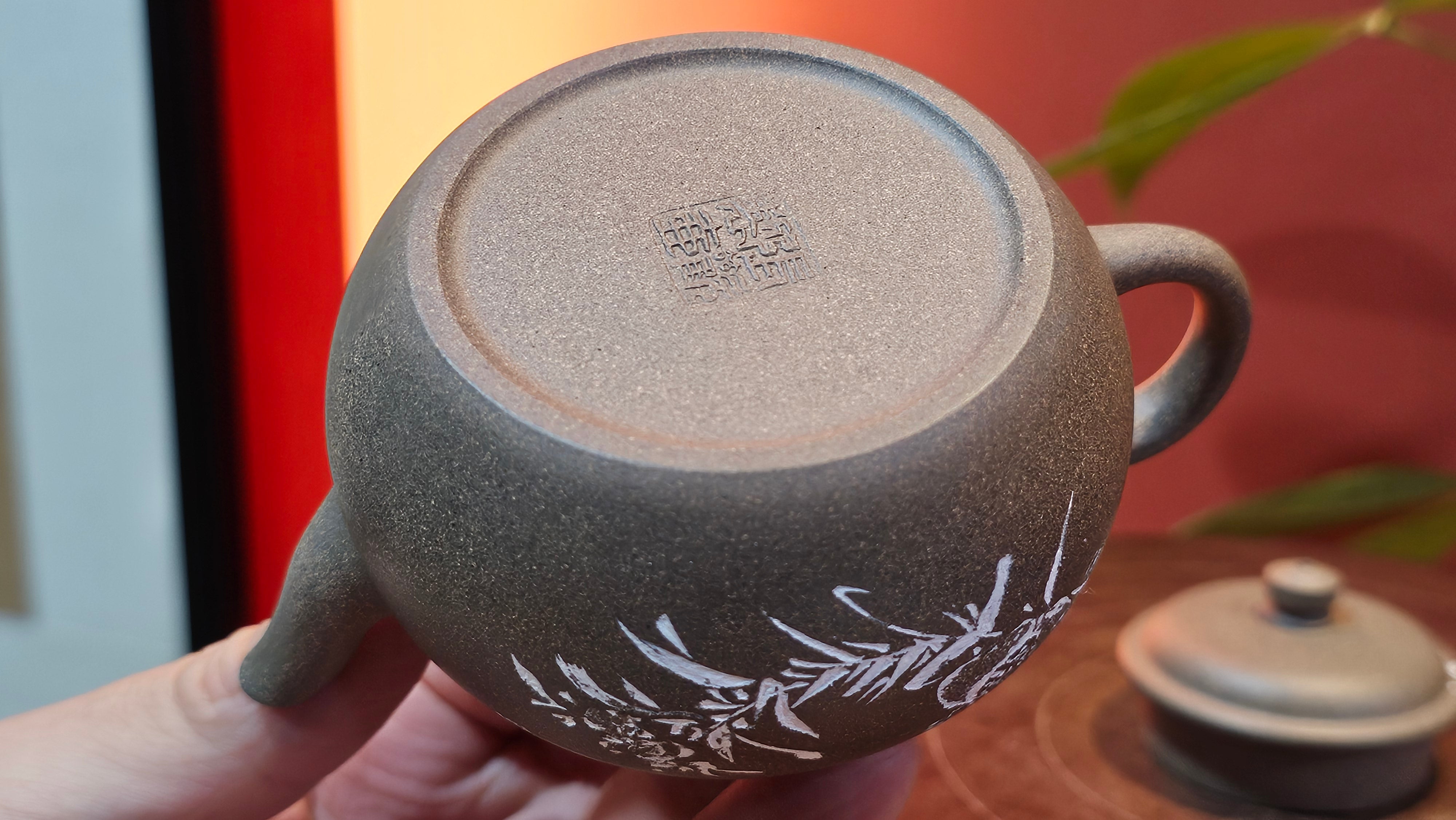 Wu Nian Hu《无念壶》, 162.8ml, Qing Hui Duan 青灰段泥, by our Craftsman Zhang Huan 张欢, Engraving by Craftsman Nan Shan Lao Ren 南山老人 ~ Congratulations!to Ms M.L., 0853hrs 6th August 2025, Phoenix, AZ!