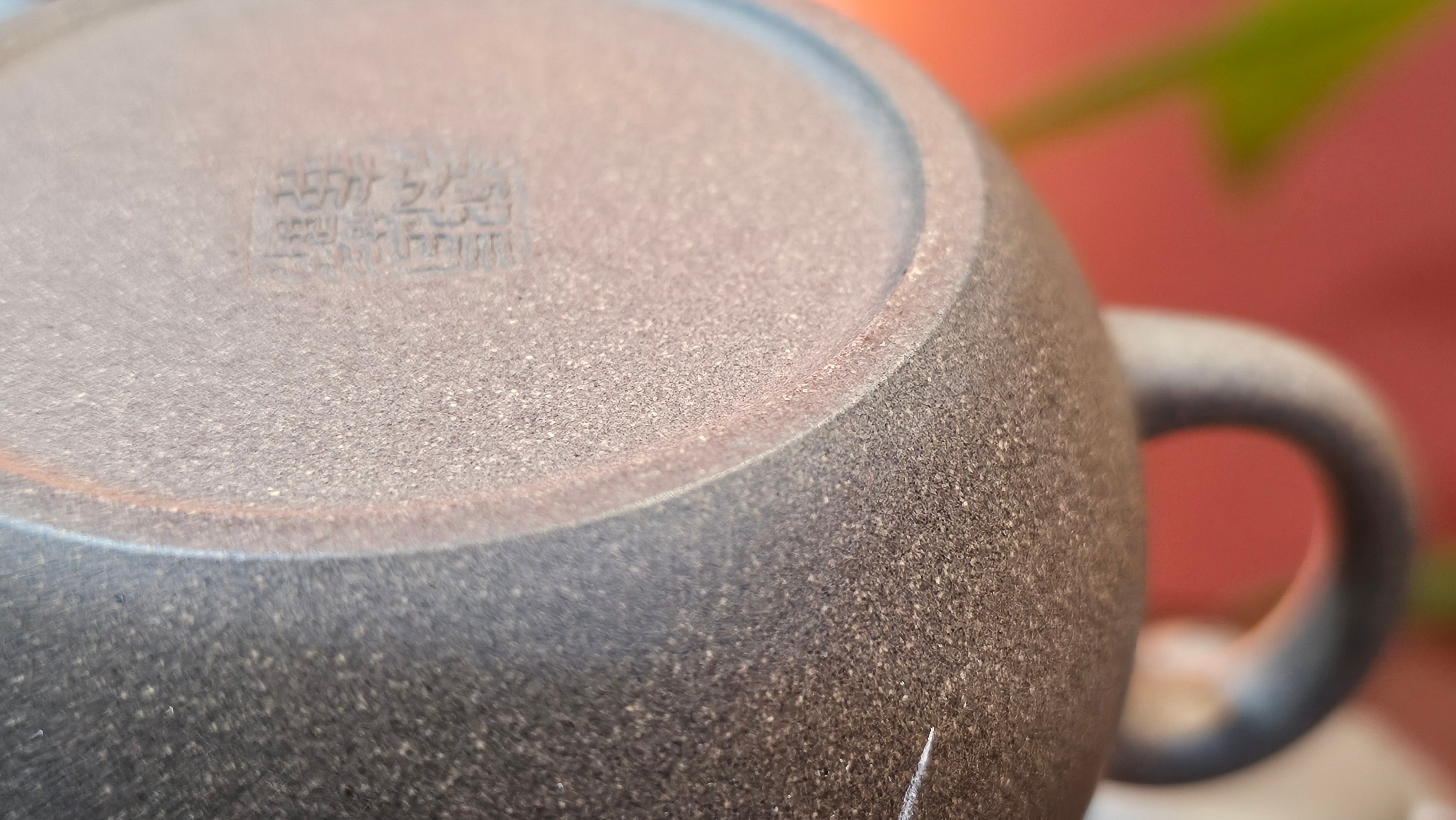 Wu Nian Hu《无念壶》, 162.8ml, Qing Hui Duan 青灰段泥, by our Craftsman Zhang Huan 张欢, Engraving by Craftsman Nan Shan Lao Ren 南山老人 ~ Congratulations!to Ms M.L., 0853hrs 6th August 2025, Phoenix, AZ!