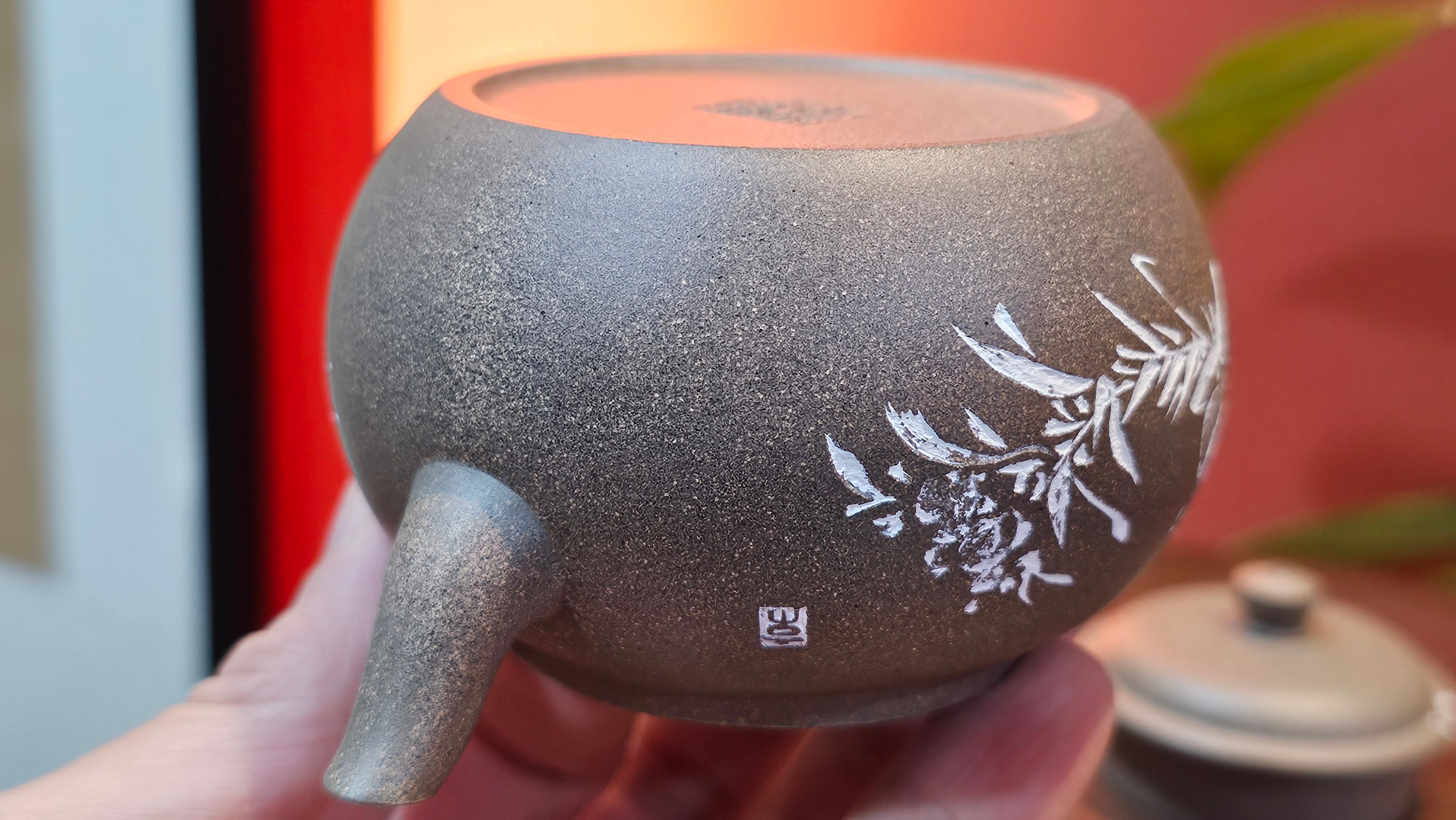 Wu Nian Hu《无念壶》, 162.8ml, Qing Hui Duan 青灰段泥, by our Craftsman Zhang Huan 张欢, Engraving by Craftsman Nan Shan Lao Ren 南山老人 ~ Congratulations!to Ms M.L., 0853hrs 6th August 2025, Phoenix, AZ!