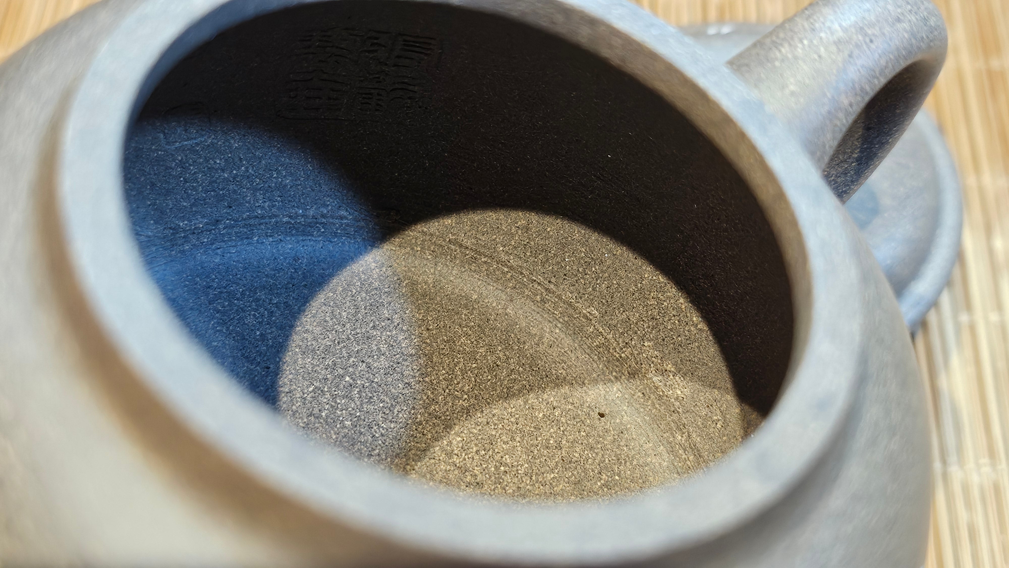 Wu Nian Hu《无念壶》, 162.8ml, Qing Hui Duan 青灰段泥, by our Craftsman Zhang Huan 张欢, Engraving by Craftsman Nan Shan Lao Ren 南山老人 ~ Congratulations!to Ms M.L., 0853hrs 6th August 2025, Phoenix, AZ!