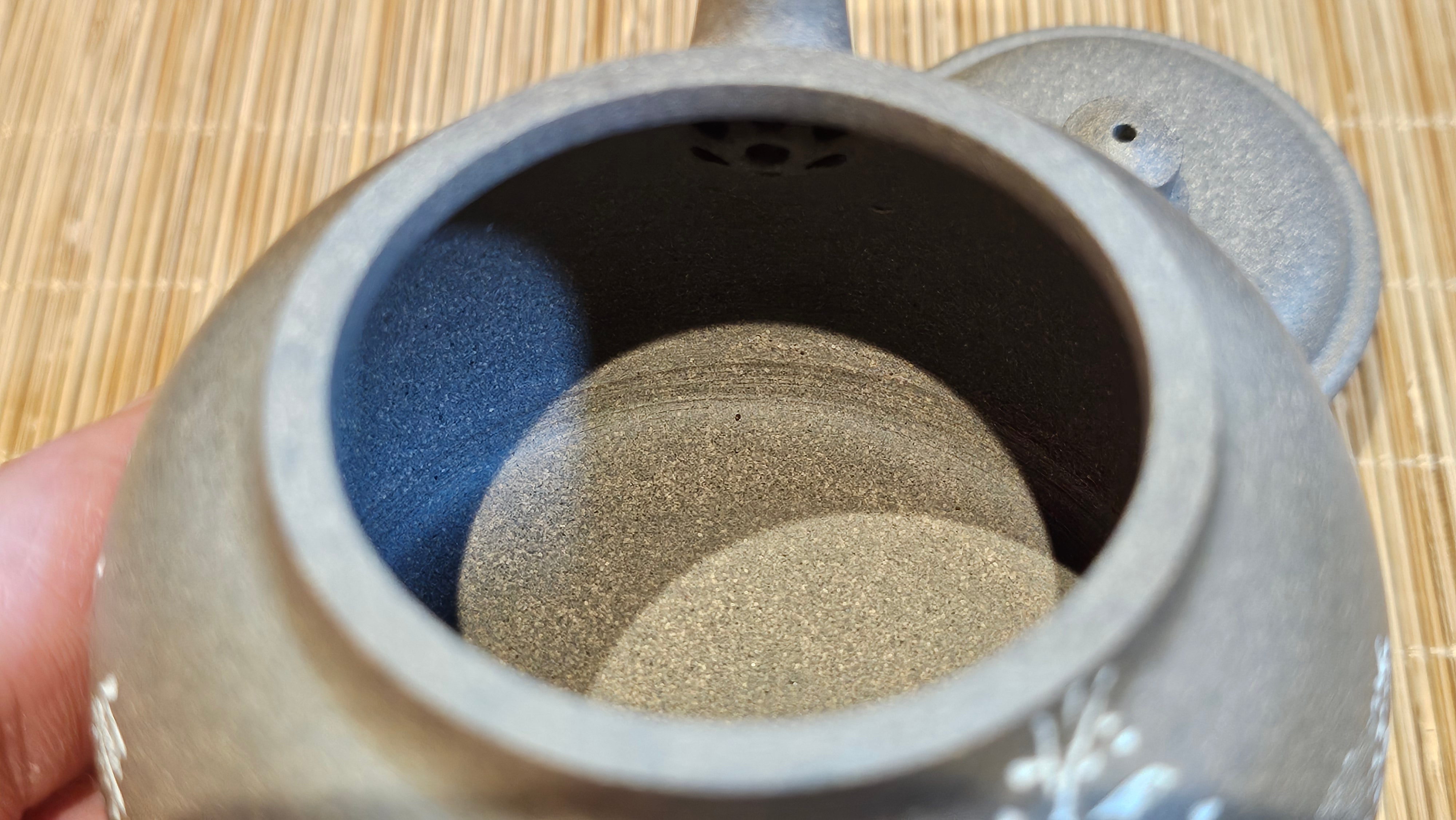 Wu Nian Hu《无念壶》, 162.8ml, Qing Hui Duan 青灰段泥, by our Craftsman Zhang Huan 张欢, Engraving by Craftsman Nan Shan Lao Ren 南山老人 ~ Congratulations!to Ms M.L., 0853hrs 6th August 2025, Phoenix, AZ!