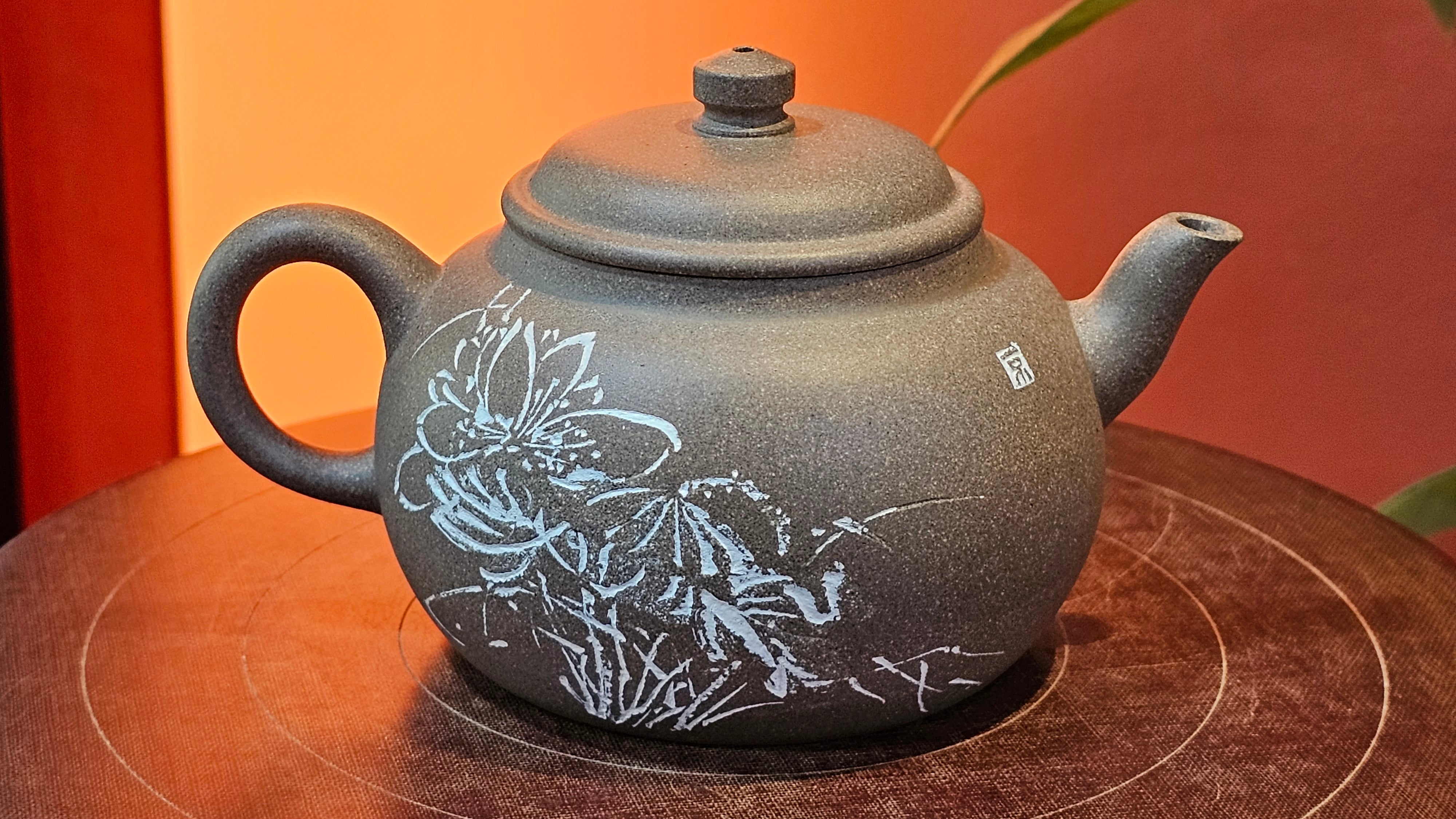 Wu Nian Hu《无念壶》, 161.6ml, Qing Hui Duan 青灰段泥, by our Craftsman Zhang Huan 张欢, Engraving by Craftsman Nan Shan Lao Ren 南山老人 ~ !Congratulations to Mr J.G.! 1041hrs 8th August 2025, Sydney, Australia🇦🇺.