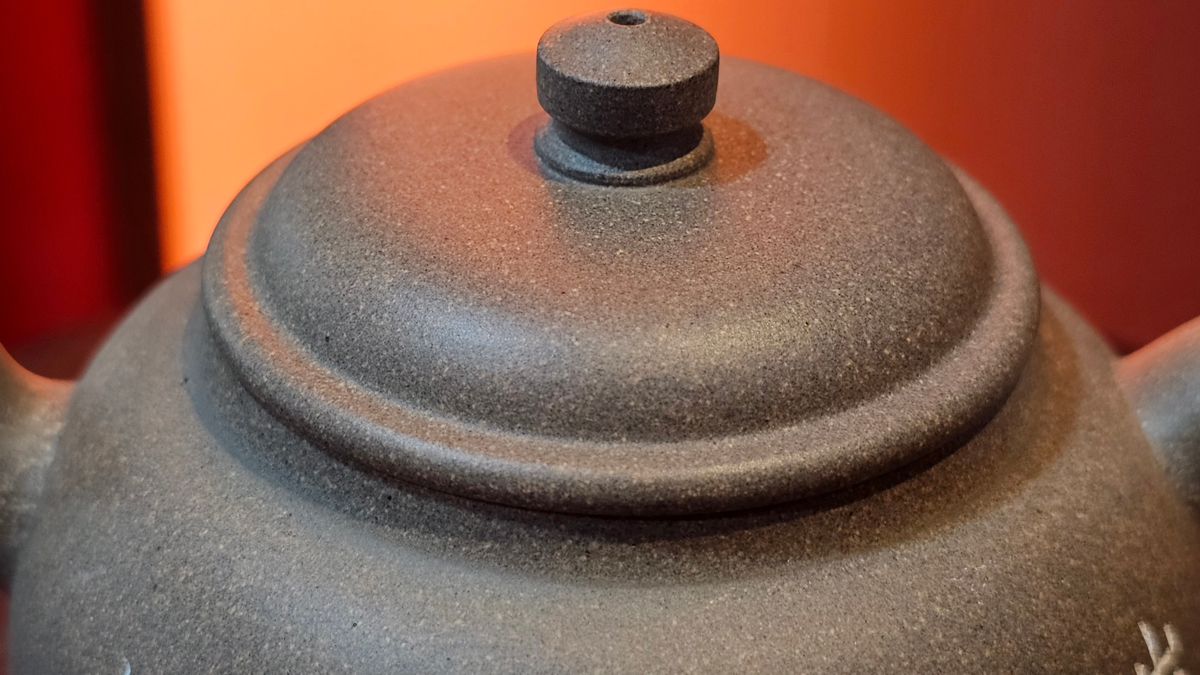 Wu Nian Hu《无念壶》, 161.6ml, Qing Hui Duan 青灰段泥, by our Craftsman Zhang Huan 张欢, Engraving by Craftsman Nan Shan Lao Ren 南山老人 ~ !Congratulations to Mr J.G.! 1041hrs 8th August 2025, Sydney, Australia🇦🇺.