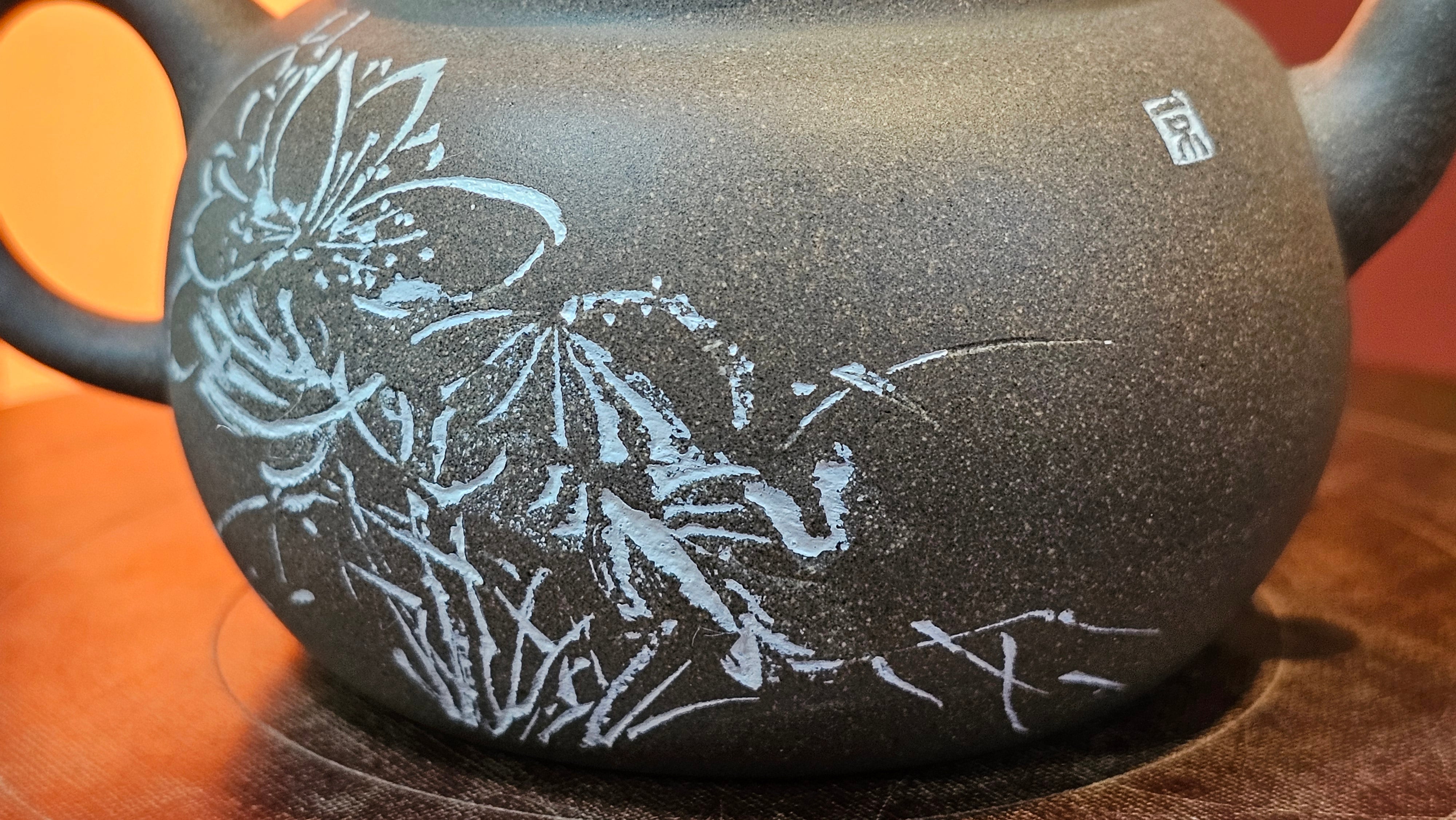 Wu Nian Hu《无念壶》, 161.6ml, Qing Hui Duan 青灰段泥, by our Craftsman Zhang Huan 张欢, Engraving by Craftsman Nan Shan Lao Ren 南山老人 ~ !Congratulations to Mr J.G.! 1041hrs 8th August 2025, Sydney, Australia🇦🇺.