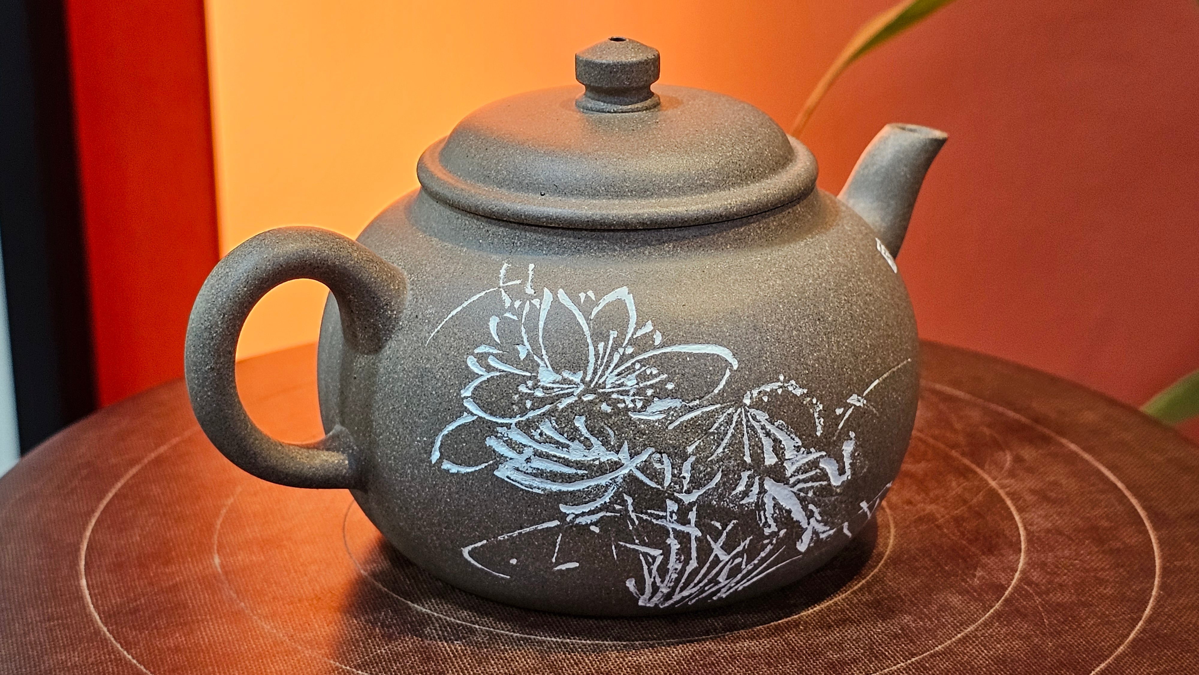 Wu Nian Hu《无念壶》, 161.6ml, Qing Hui Duan 青灰段泥, by our Craftsman Zhang Huan 张欢, Engraving by Craftsman Nan Shan Lao Ren 南山老人 ~ !Congratulations to Mr J.G.! 1041hrs 8th August 2025, Sydney, Australia🇦🇺.