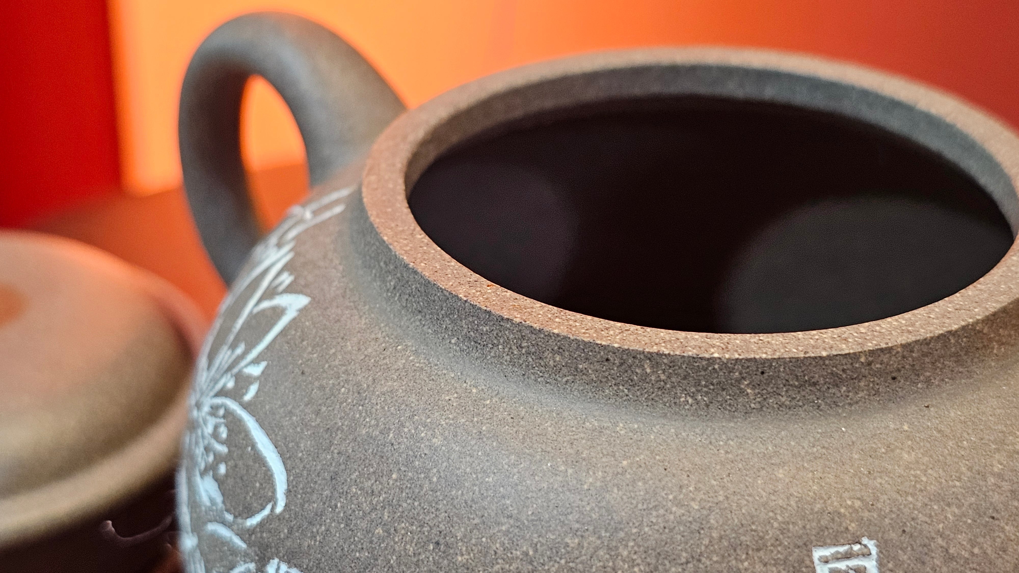 Wu Nian Hu《无念壶》, 161.6ml, Qing Hui Duan 青灰段泥, by our Craftsman Zhang Huan 张欢, Engraving by Craftsman Nan Shan Lao Ren 南山老人 ~ !Congratulations to Mr J.G.! 1041hrs 8th August 2025, Sydney, Australia🇦🇺.