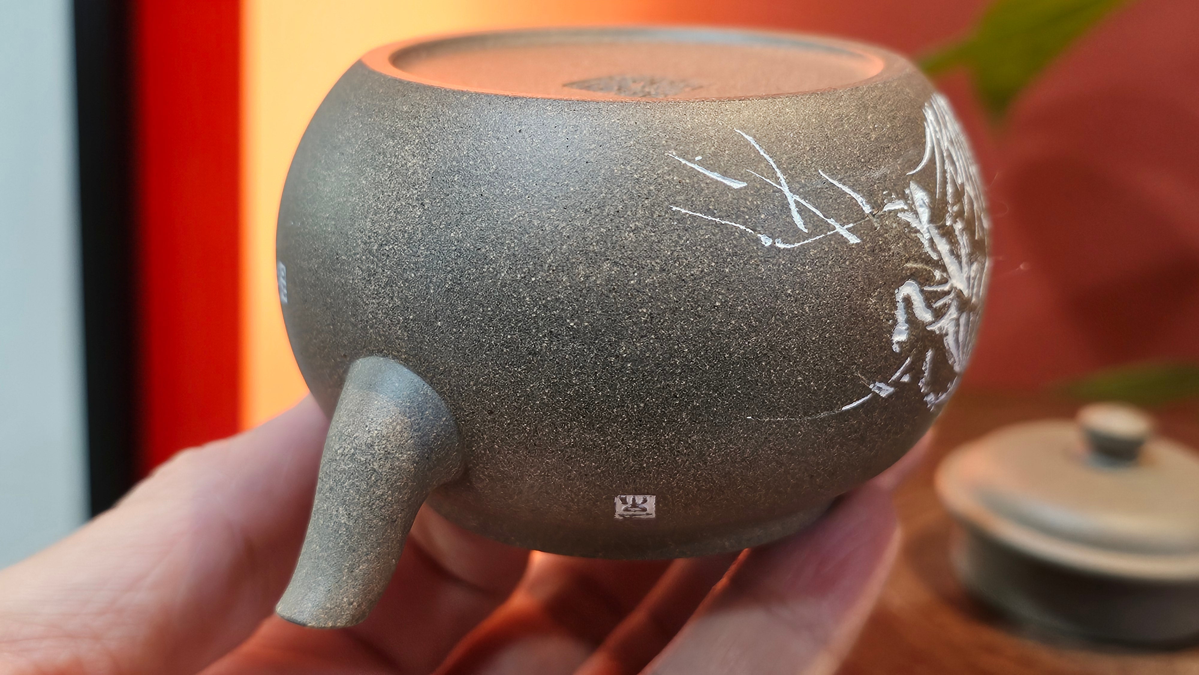 Wu Nian Hu《无念壶》, 161.6ml, Qing Hui Duan 青灰段泥, by our Craftsman Zhang Huan 张欢, Engraving by Craftsman Nan Shan Lao Ren 南山老人 ~ !Congratulations to Mr J.G.! 1041hrs 8th August 2025, Sydney, Australia🇦🇺.