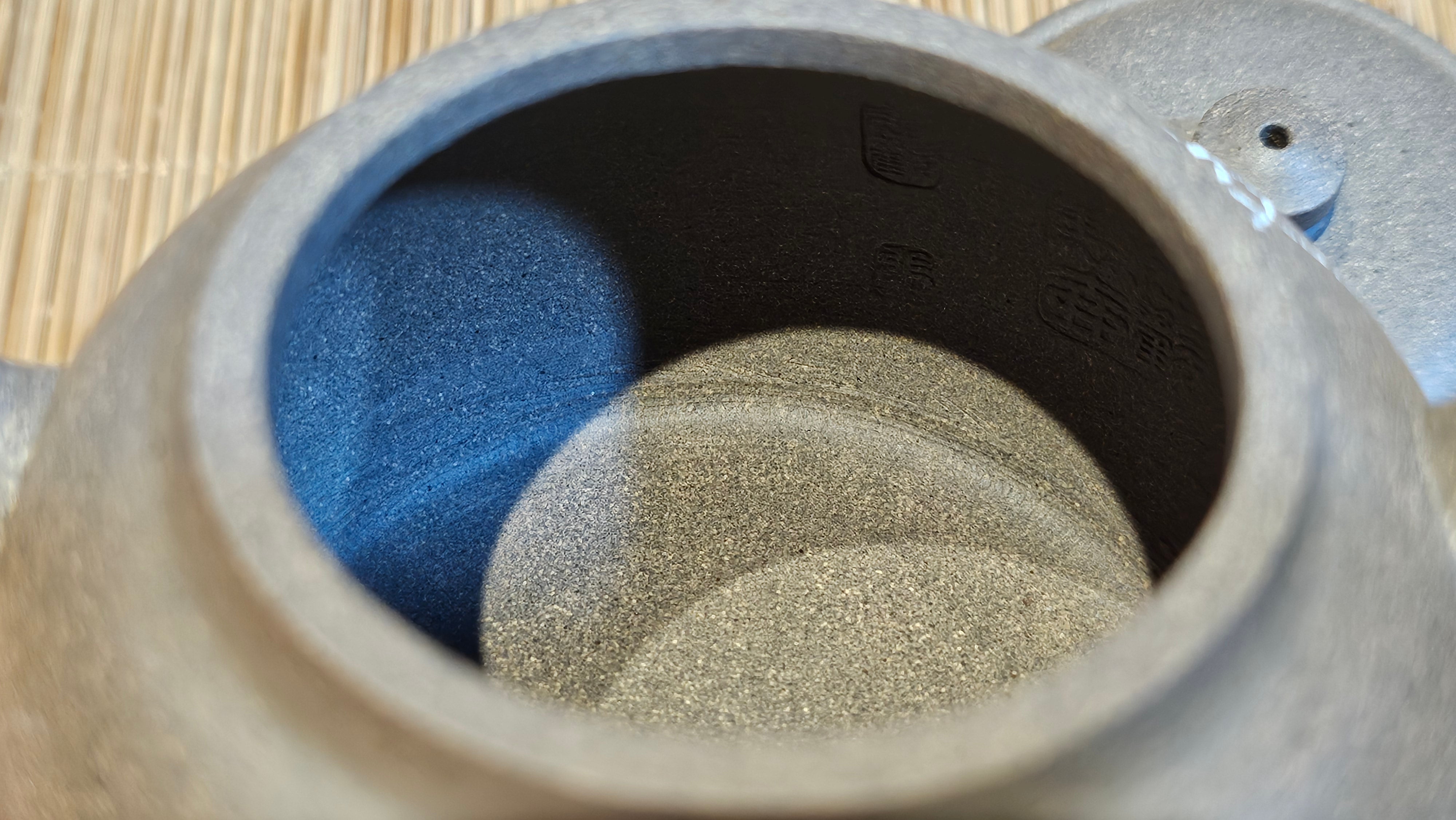 Wu Nian Hu《无念壶》, 161.6ml, Qing Hui Duan 青灰段泥, by our Craftsman Zhang Huan 张欢, Engraving by Craftsman Nan Shan Lao Ren 南山老人 ~ !Congratulations to Mr J.G.! 1041hrs 8th August 2025, Sydney, Australia🇦🇺.