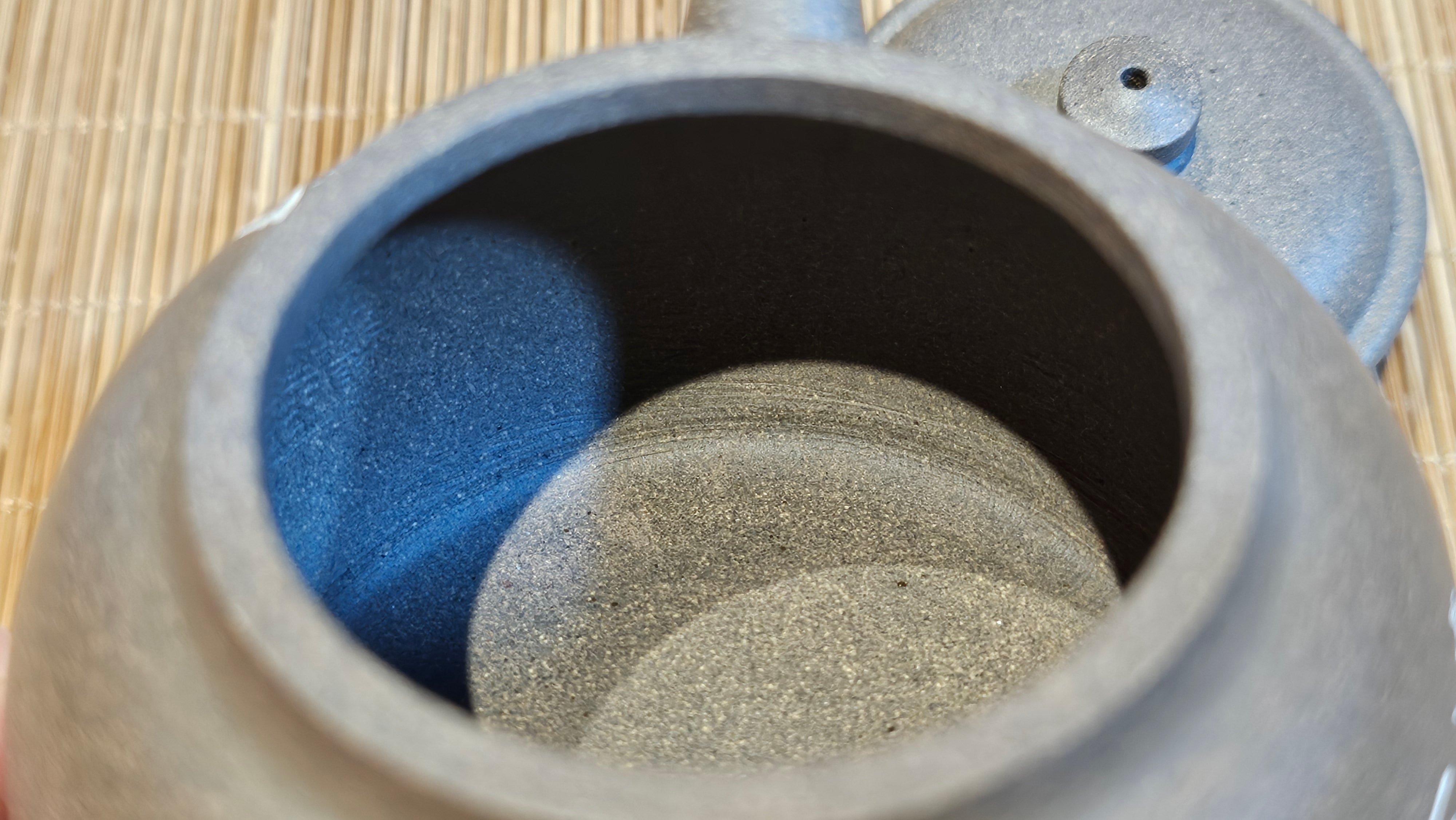 Wu Nian Hu《无念壶》, 161.6ml, Qing Hui Duan 青灰段泥, by our Craftsman Zhang Huan 张欢, Engraving by Craftsman Nan Shan Lao Ren 南山老人 ~ !Congratulations to Mr J.G.! 1041hrs 8th August 2025, Sydney, Australia🇦🇺.