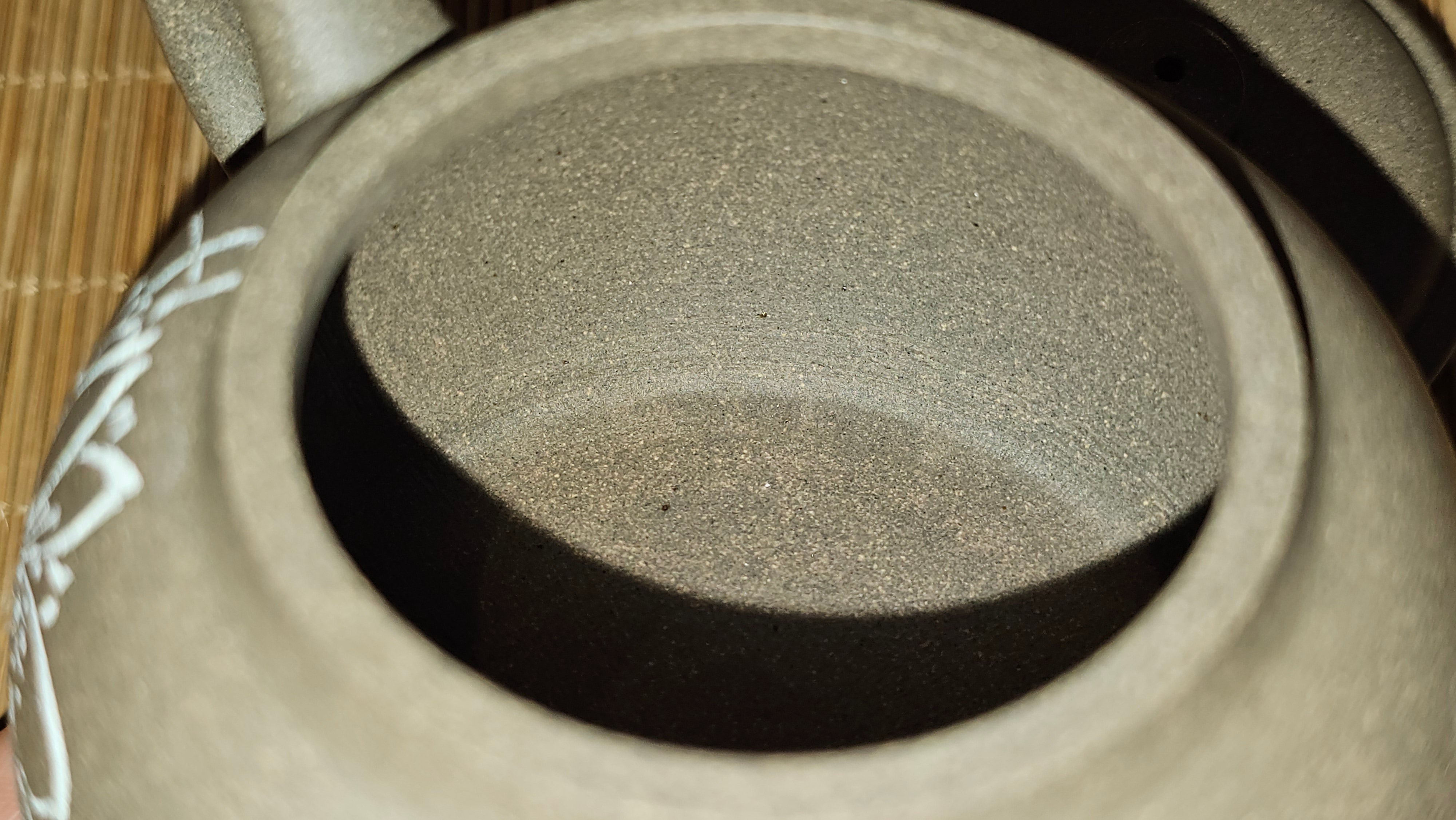 Wu Nian Hu《无念壶》, 161.6ml, Qing Hui Duan 青灰段泥, by our Craftsman Zhang Huan 张欢, Engraving by Craftsman Nan Shan Lao Ren 南山老人 ~ !Congratulations to Mr J.G.! 1041hrs 8th August 2025, Sydney, Australia🇦🇺.