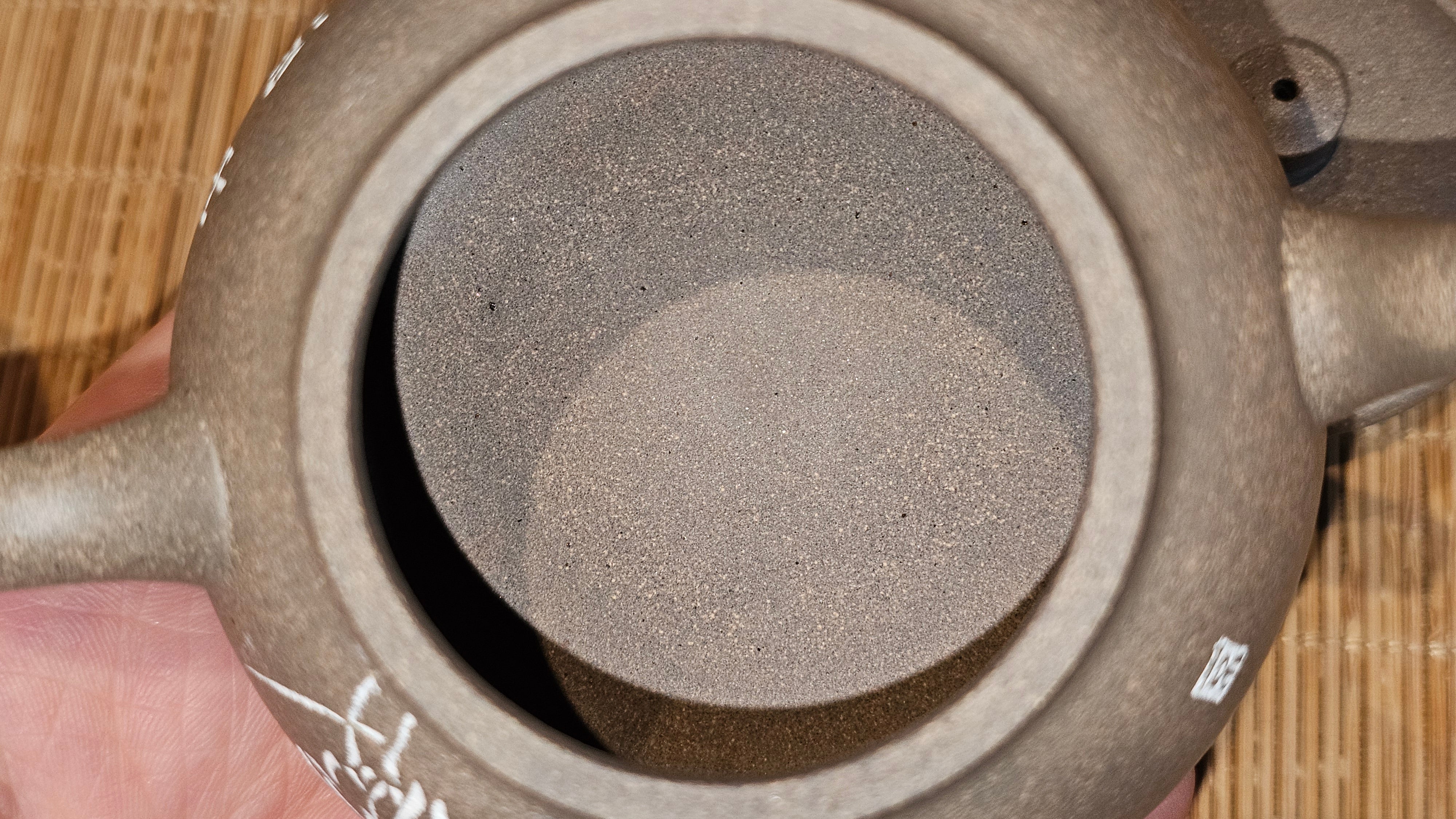 Wu Nian Hu《无念壶》, 161.6ml, Qing Hui Duan 青灰段泥, by our Craftsman Zhang Huan 张欢, Engraving by Craftsman Nan Shan Lao Ren 南山老人 ~ !Congratulations to Mr J.G.! 1041hrs 8th August 2025, Sydney, Australia🇦🇺.