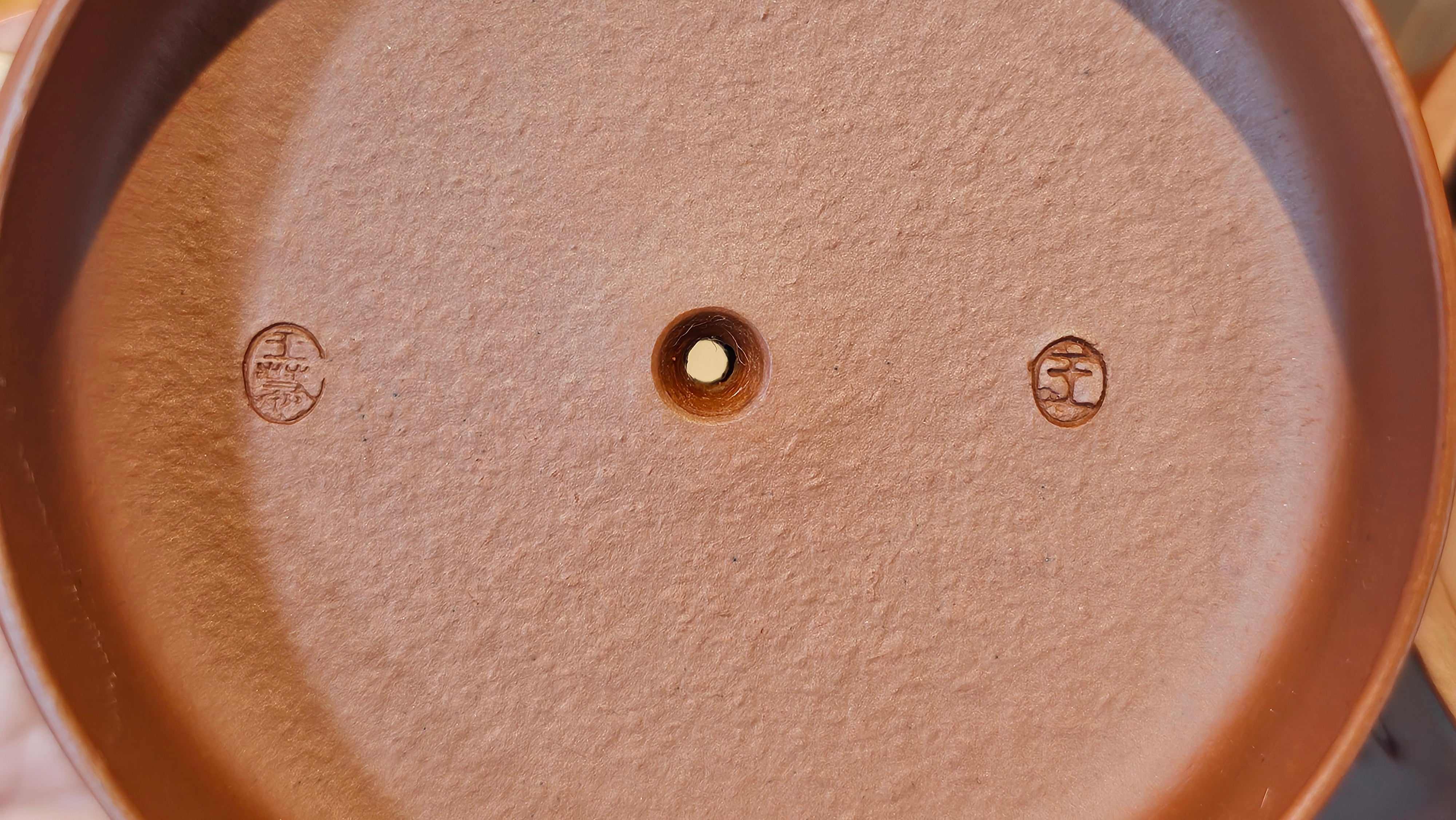 Yun Zhu 云柱 "Pillar of the Heavens", 138.1ml, Xiao Mei Yao Zhu Ni, by our Collaborative Craftsman Wang Hui 王慧 ~ "梅开五福" and Plum Blossoms Engraving by Craftsman Yi De Shu 一德书 ~ Congratulations to!Tea Sommr A.M., 1238hrs 16th August 2025, Padua, Italy🇮🇹!