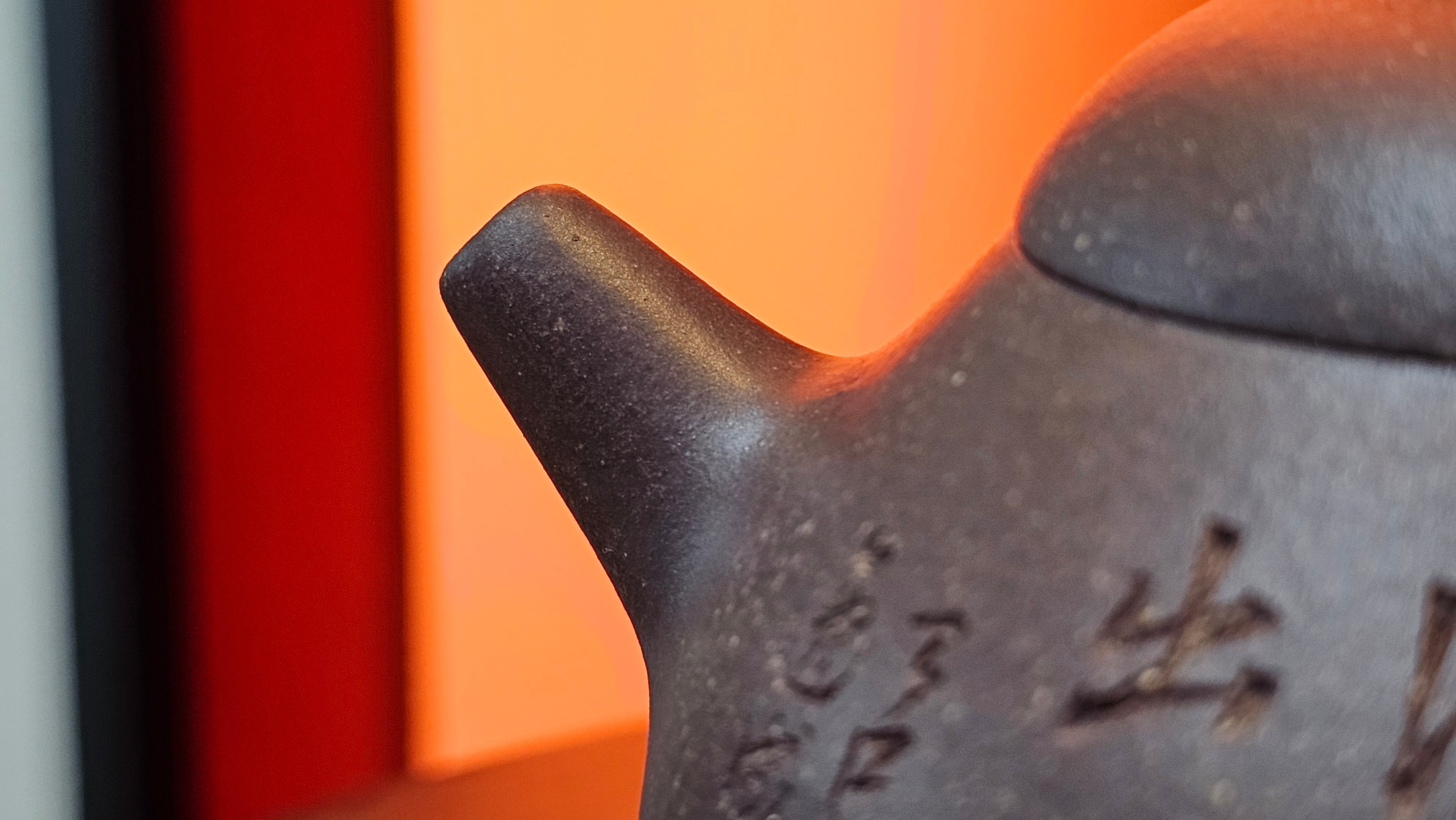 Du Zhi Hu《笃志壶》, 171.9ml, Hei Zi Ni 黑紫泥, by our Craftsman Zhang Huan 张欢, Calligraphy and Bamboo Engraving by Craftsman Yi Cheng 逸成 ~ !Congratulations to Ms M.L.!!1011hrs 8th August 2025, Phoenix, AZ!