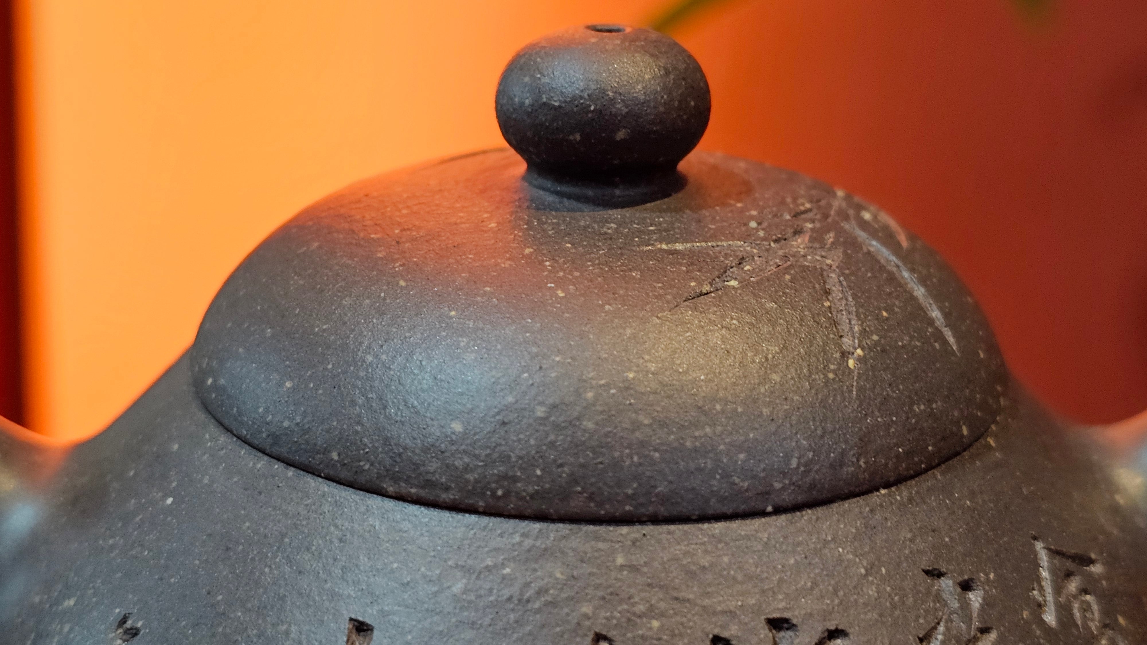 Du Zhi Hu《笃志壶》, 171.9ml, Hei Zi Ni 黑紫泥, by our Craftsman Zhang Huan 张欢, Calligraphy and Bamboo Engraving by Craftsman Yi Cheng 逸成 ~ !Congratulations to Ms M.L.!!1011hrs 8th August 2025, Phoenix, AZ!