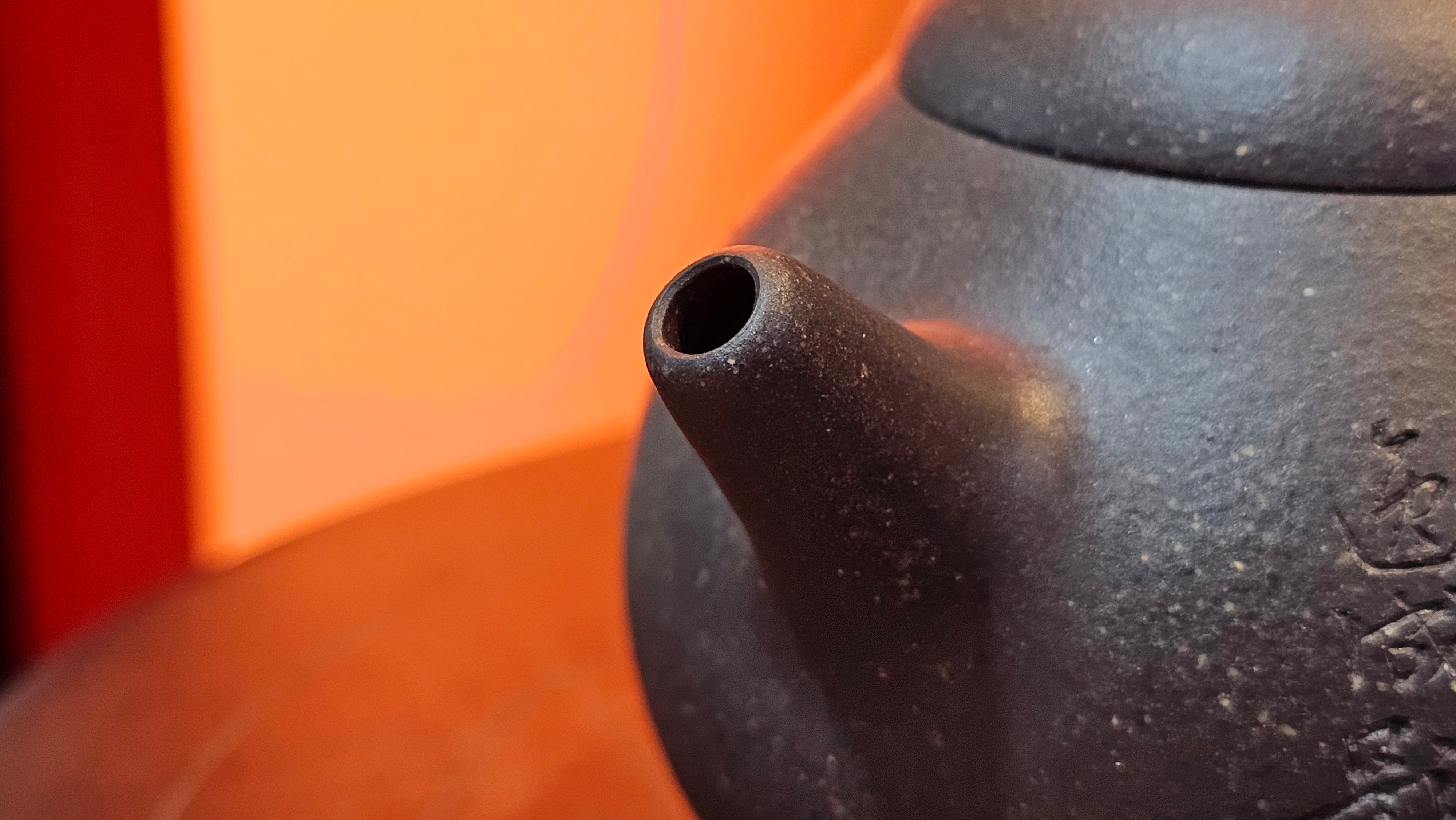 Du Zhi Hu《笃志壶》, 171.9ml, Hei Zi Ni 黑紫泥, by our Craftsman Zhang Huan 张欢, Calligraphy and Bamboo Engraving by Craftsman Yi Cheng 逸成 ~ !Congratulations to Ms M.L.!!1011hrs 8th August 2025, Phoenix, AZ!