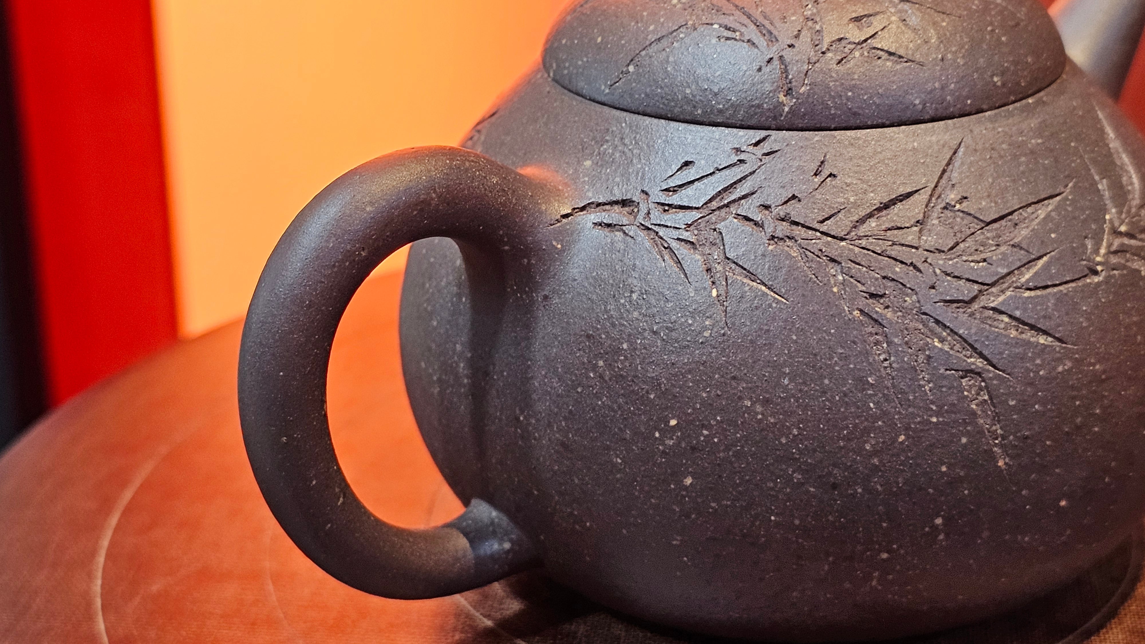 Du Zhi Hu《笃志壶》, 171.9ml, Hei Zi Ni 黑紫泥, by our Craftsman Zhang Huan 张欢, Calligraphy and Bamboo Engraving by Craftsman Yi Cheng 逸成 ~ !Congratulations to Ms M.L.!!1011hrs 8th August 2025, Phoenix, AZ!