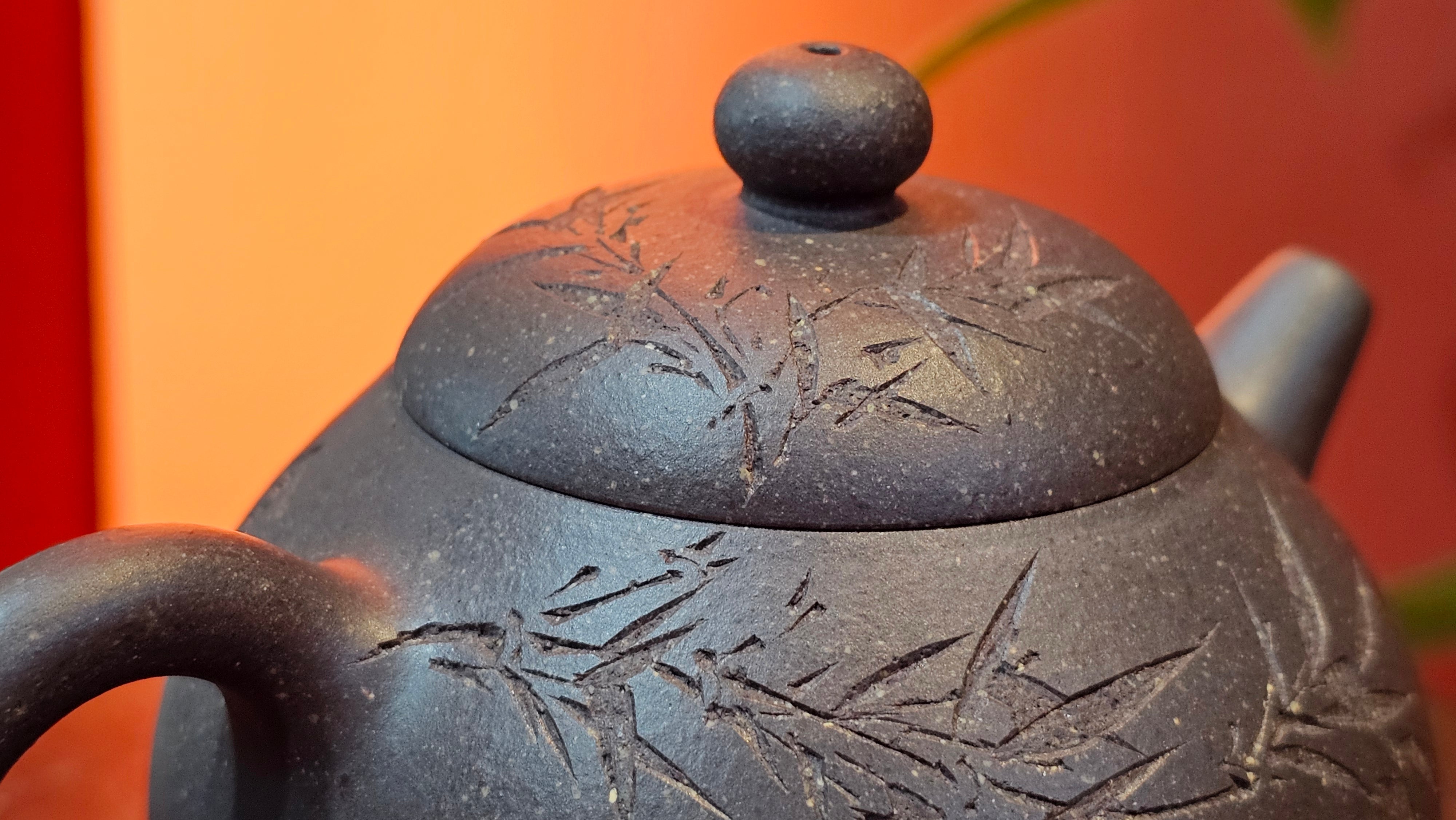 Du Zhi Hu《笃志壶》, 171.9ml, Hei Zi Ni 黑紫泥, by our Craftsman Zhang Huan 张欢, Calligraphy and Bamboo Engraving by Craftsman Yi Cheng 逸成 ~ !Congratulations to Ms M.L.!!1011hrs 8th August 2025, Phoenix, AZ!