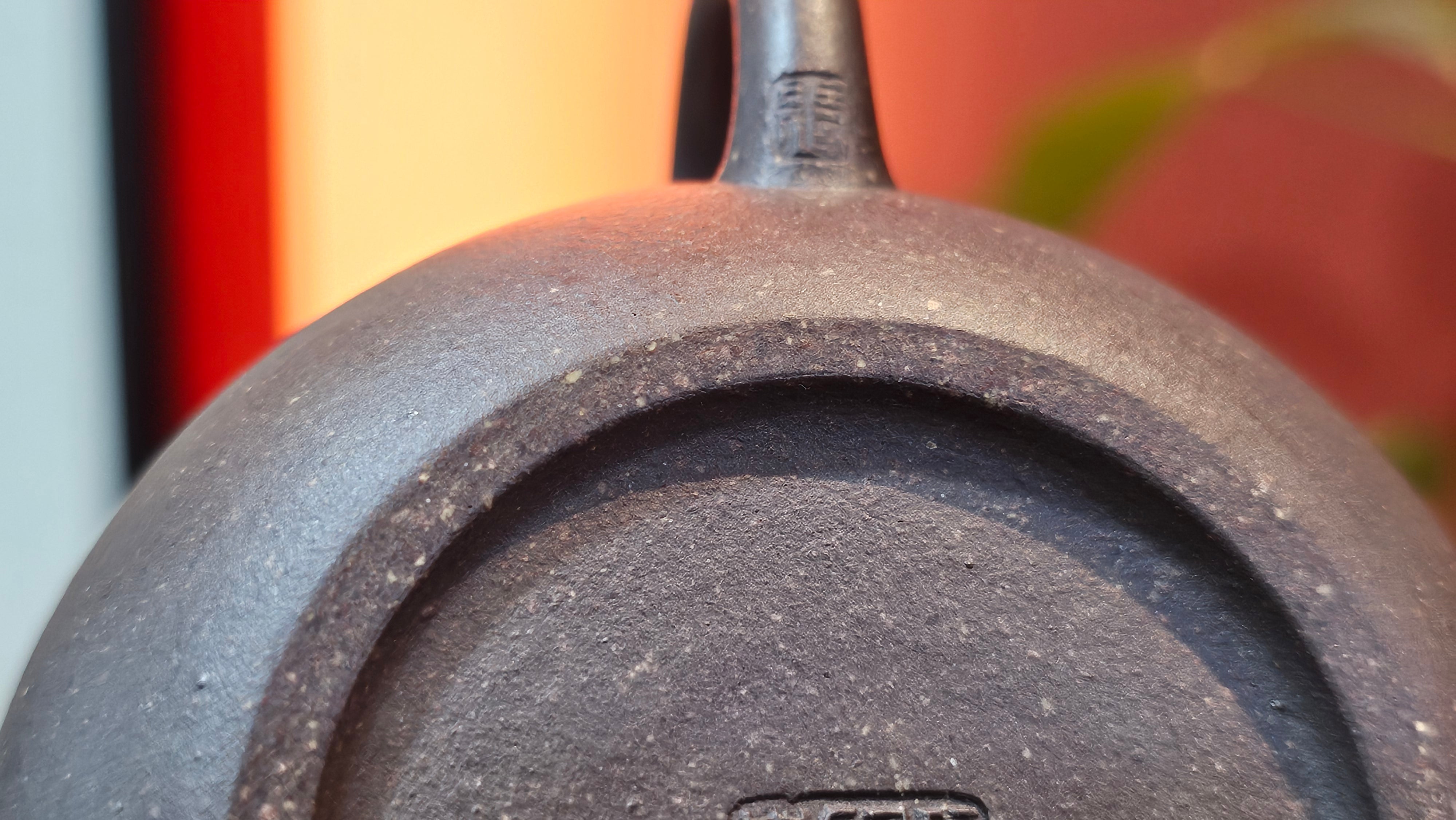 Du Zhi Hu《笃志壶》, 171.9ml, Hei Zi Ni 黑紫泥, by our Craftsman Zhang Huan 张欢, Calligraphy and Bamboo Engraving by Craftsman Yi Cheng 逸成 ~ !Congratulations to Ms M.L.!!1011hrs 8th August 2025, Phoenix, AZ!