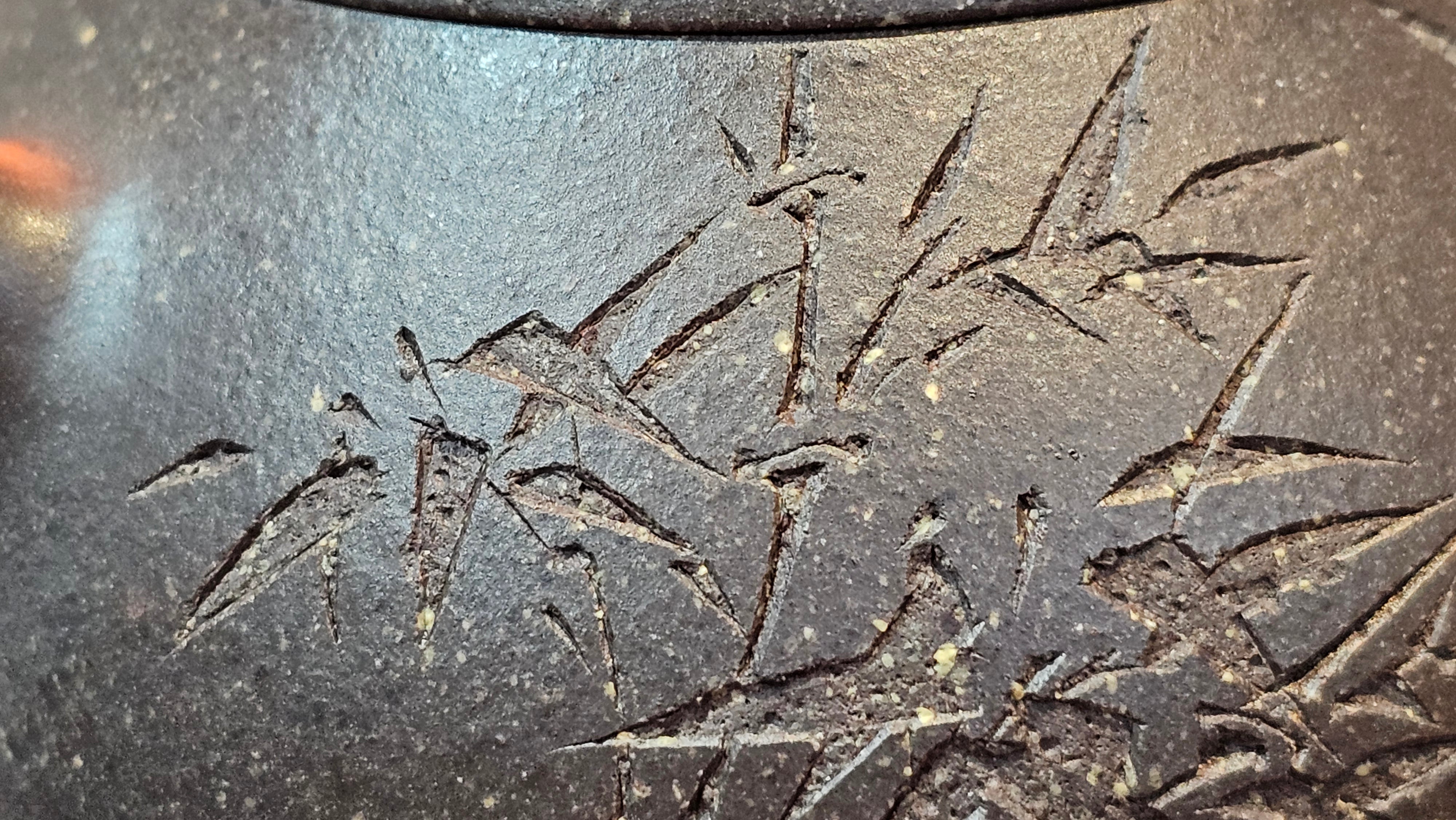 Du Zhi Hu《笃志壶》, 173.8ml, Hei Zi Ni 黑紫泥, by our Craftsman Zhang Huan 张欢, Calligraphy and Bamboo Engraving by Craftsman Yi Cheng 逸成 ~ Congratulations!to Ms A.R.! 1927hrs 8th August 2025! Ipswich, England🇬🇧.