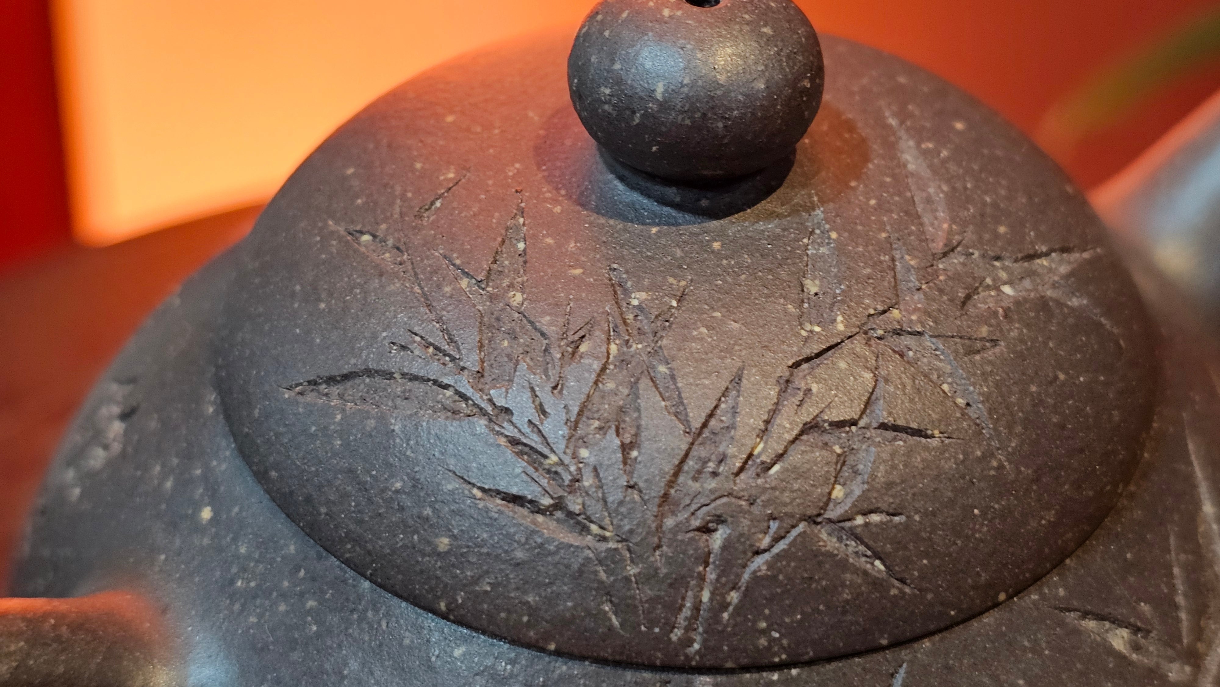 Du Zhi Hu《笃志壶》, 173.8ml, Hei Zi Ni 黑紫泥, by our Craftsman Zhang Huan 张欢, Calligraphy and Bamboo Engraving by Craftsman Yi Cheng 逸成 ~ Congratulations!to Ms A.R.! 1927hrs 8th August 2025! Ipswich, England🇬🇧.