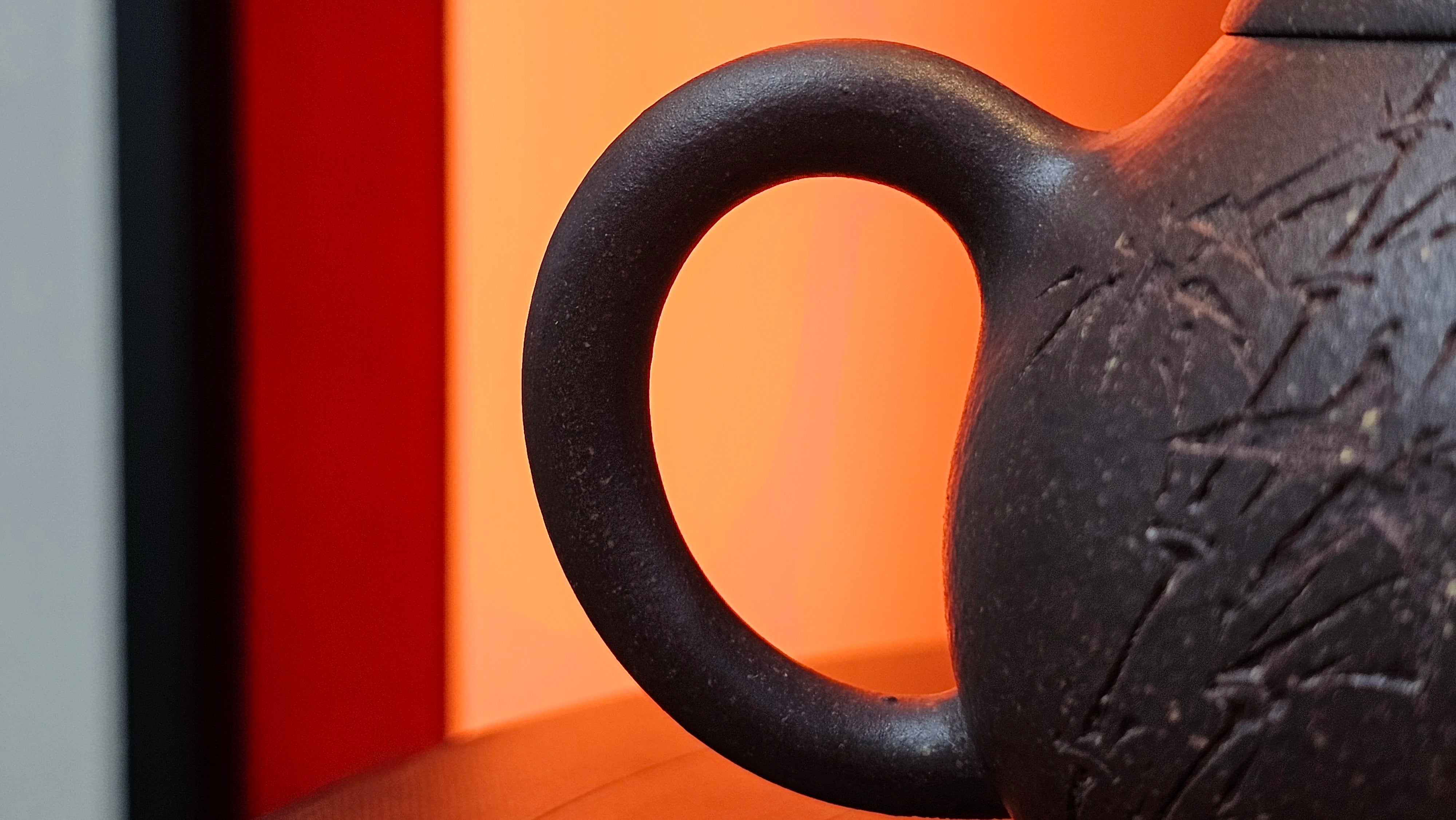 Du Zhi Hu《笃志壶》, 173.8ml, Hei Zi Ni 黑紫泥, by our Craftsman Zhang Huan 张欢, Calligraphy and Bamboo Engraving by Craftsman Yi Cheng 逸成 ~ Congratulations!to Ms A.R.! 1927hrs 8th August 2025! Ipswich, England🇬🇧.