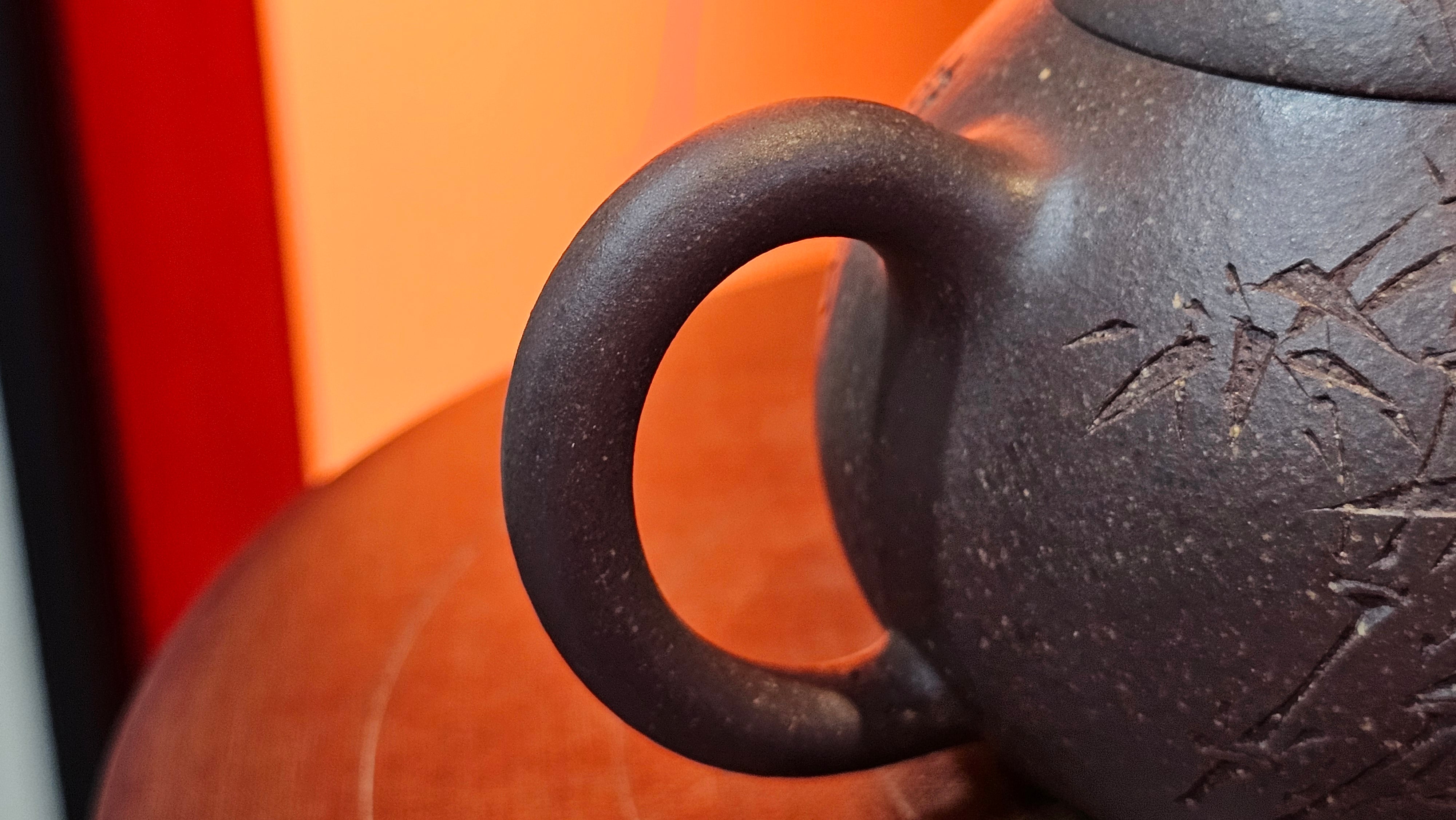 Du Zhi Hu《笃志壶》, 173.8ml, Hei Zi Ni 黑紫泥, by our Craftsman Zhang Huan 张欢, Calligraphy and Bamboo Engraving by Craftsman Yi Cheng 逸成 ~ Congratulations!to Ms A.R.! 1927hrs 8th August 2025! Ipswich, England🇬🇧.