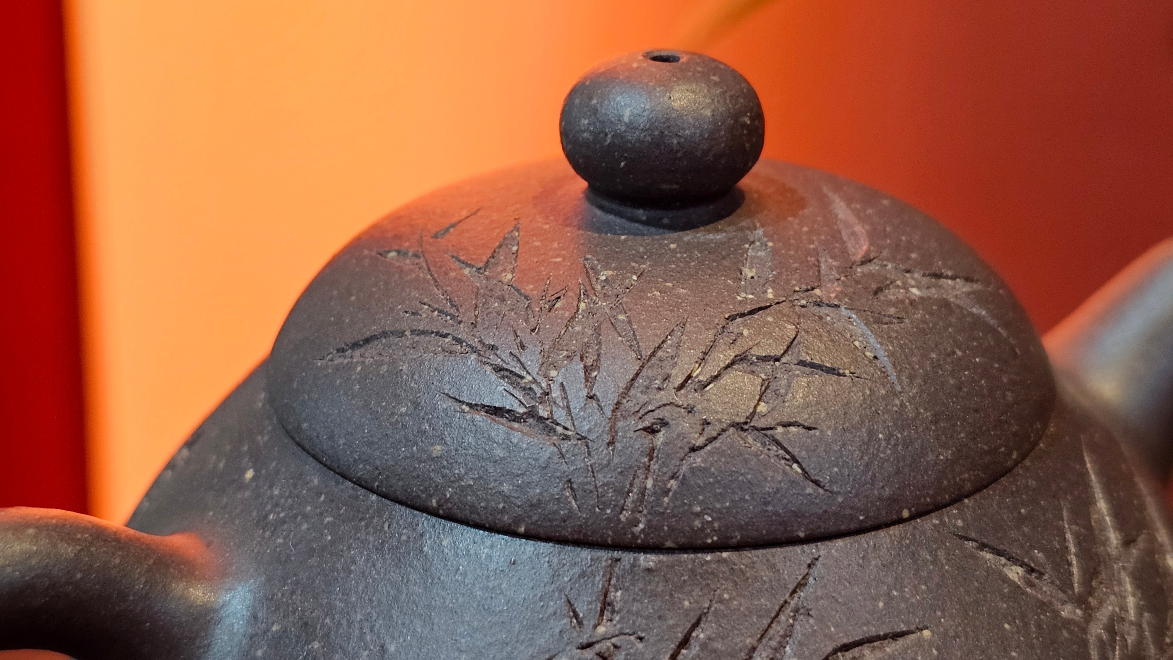 Du Zhi Hu《笃志壶》, 173.8ml, Hei Zi Ni 黑紫泥, by our Craftsman Zhang Huan 张欢, Calligraphy and Bamboo Engraving by Craftsman Yi Cheng 逸成 ~ Congratulations!to Ms A.R.! 1927hrs 8th August 2025! Ipswich, England🇬🇧.