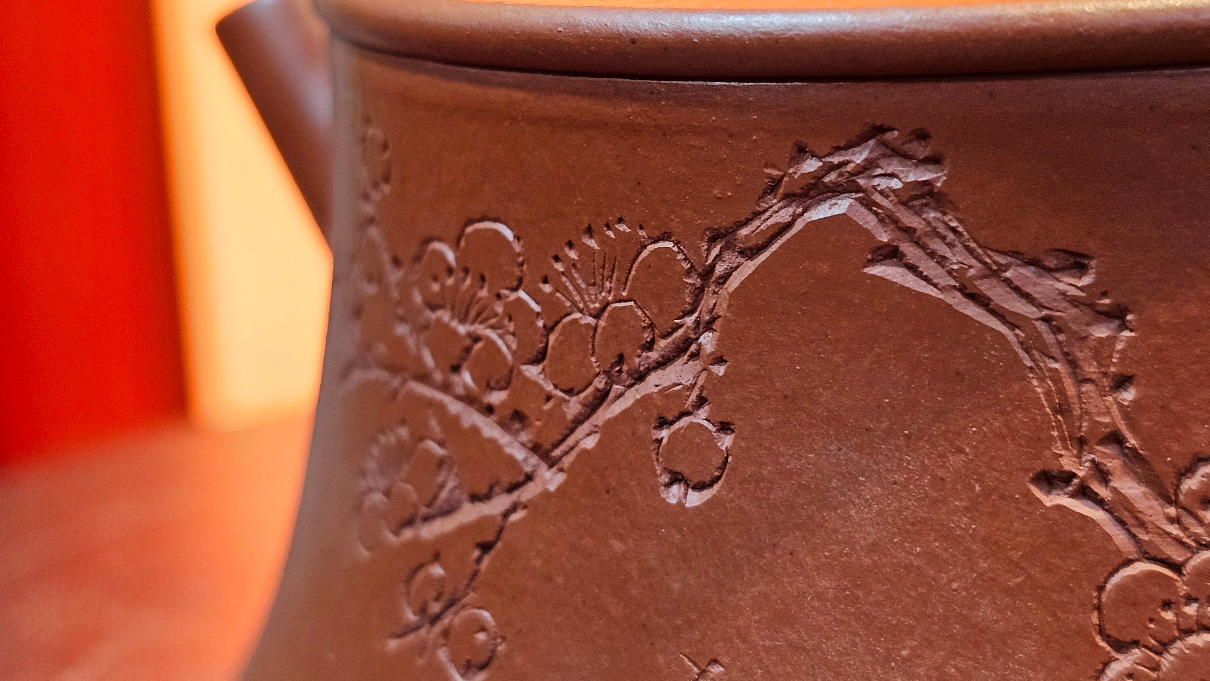 Yun Zhu 云柱 "Pillar of the Heavens", 138.1ml, Xiao Mei Yao Zhu Ni, by our Collaborative Craftsman Wang Hui 王慧 ~ "梅开五福" and Plum Blossoms Engraving by Craftsman Yi De Shu 一德书 ~ Congratulations to!Tea Sommr A.M., 1238hrs 16th August 2025, Padua, Italy🇮🇹!