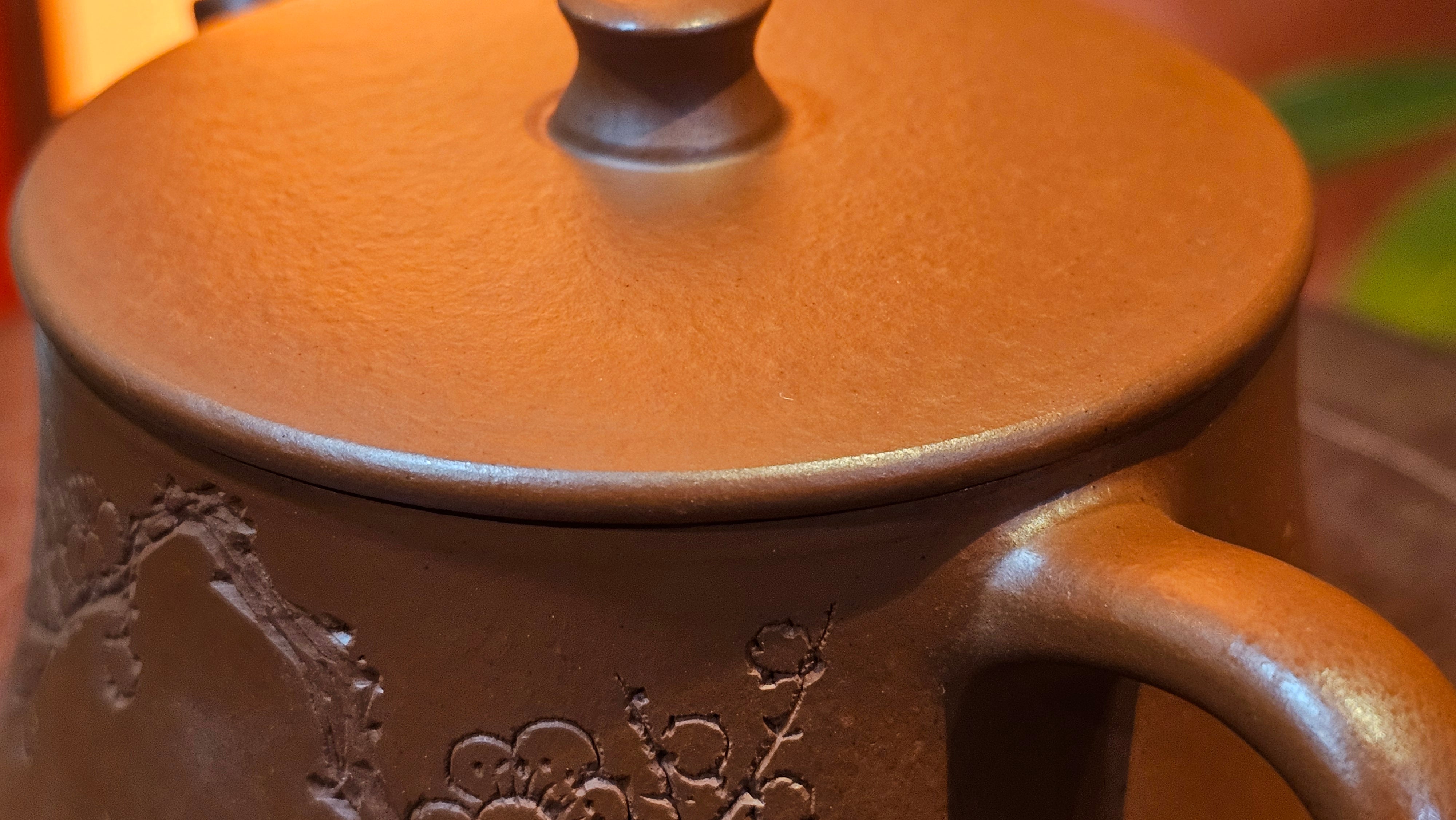 Yun Zhu 云柱 "Pillar of the Heavens", 138.1ml, Xiao Mei Yao Zhu Ni, by our Collaborative Craftsman Wang Hui 王慧 ~ "梅开五福" and Plum Blossoms Engraving by Craftsman Yi De Shu 一德书 ~ Congratulations to!Tea Sommr A.M., 1238hrs 16th August 2025, Padua, Italy🇮🇹!