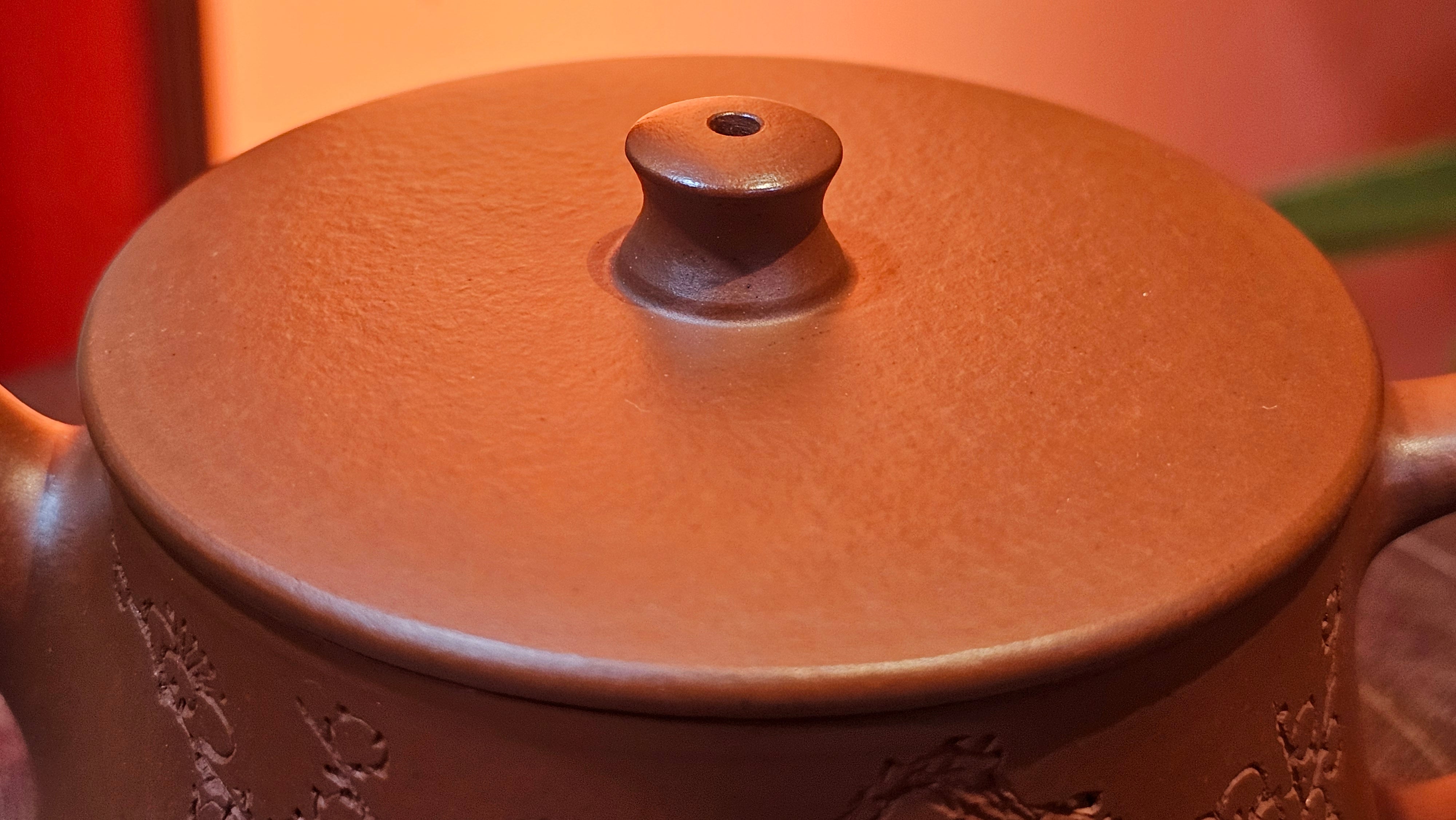 Yun Zhu 云柱 "Pillar of the Heavens", 138.1ml, Xiao Mei Yao Zhu Ni, by our Collaborative Craftsman Wang Hui 王慧 ~ "梅开五福" and Plum Blossoms Engraving by Craftsman Yi De Shu 一德书 ~ Congratulations to!Tea Sommr A.M., 1238hrs 16th August 2025, Padua, Italy🇮🇹!