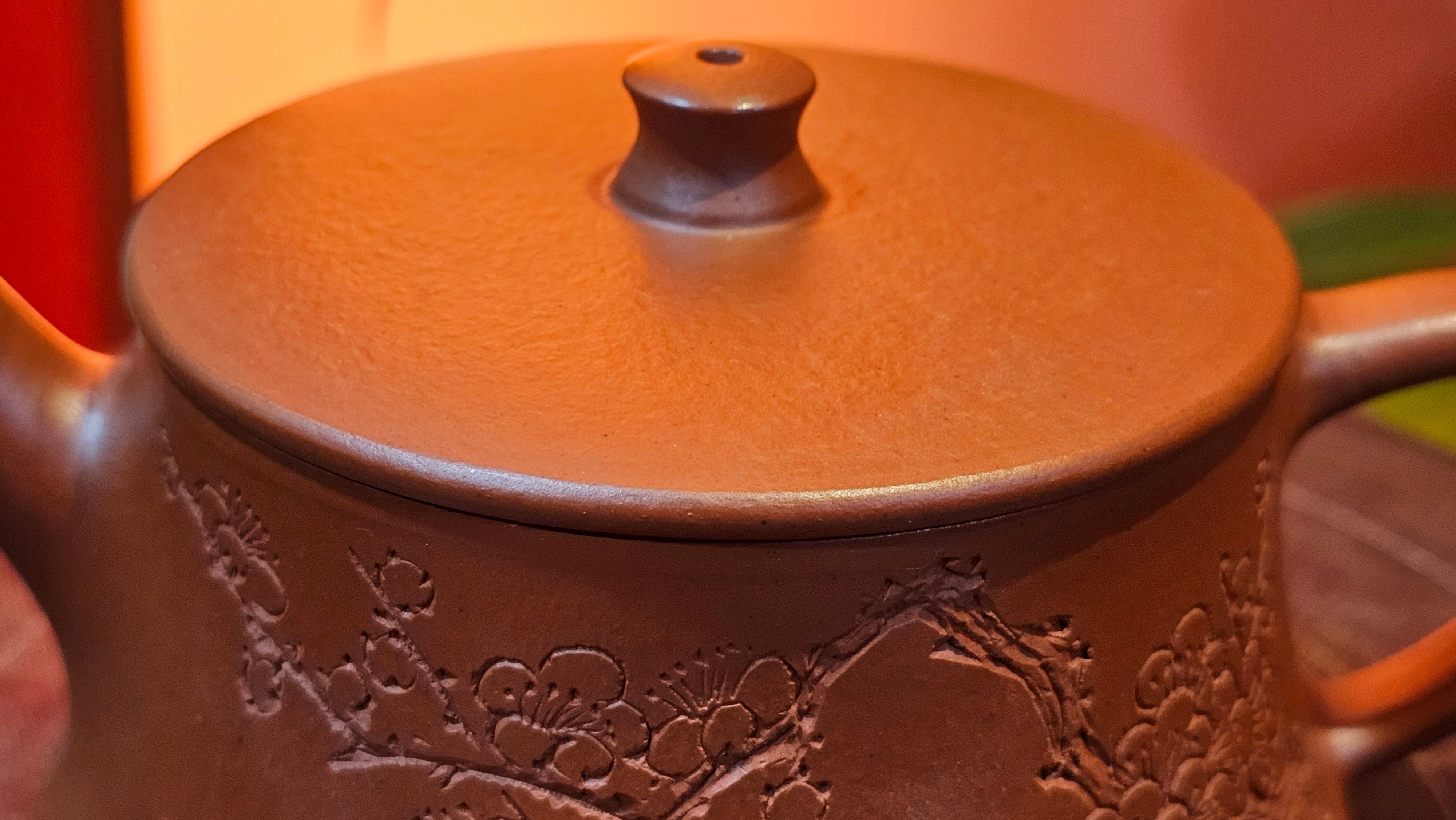 Yun Zhu 云柱 "Pillar of the Heavens", 138.1ml, Xiao Mei Yao Zhu Ni, by our Collaborative Craftsman Wang Hui 王慧 ~ "梅开五福" and Plum Blossoms Engraving by Craftsman Yi De Shu 一德书 ~ Congratulations to!Tea Sommr A.M., 1238hrs 16th August 2025, Padua, Italy🇮🇹!