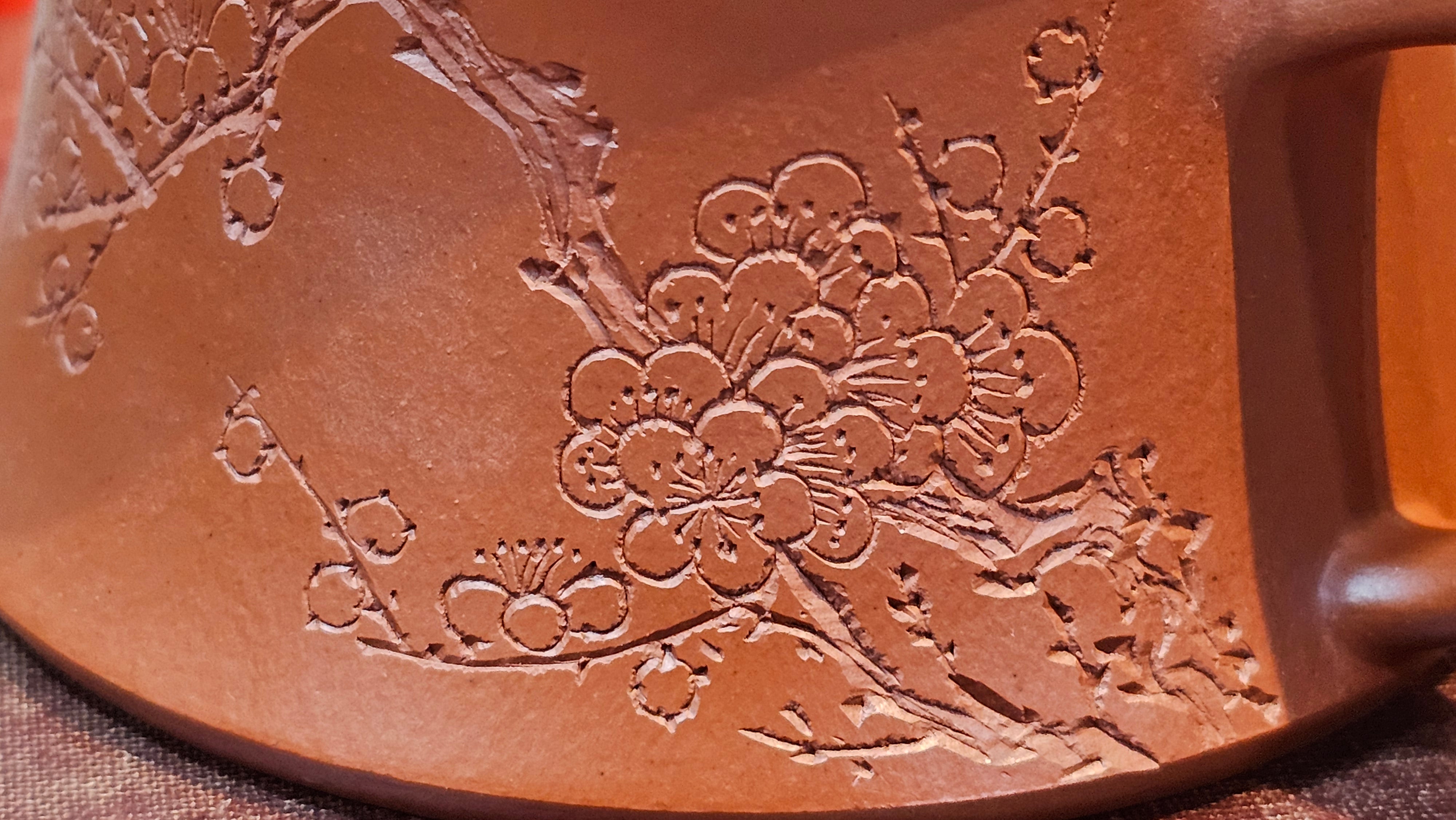 Yun Zhu 云柱 "Pillar of the Heavens", 138.1ml, Xiao Mei Yao Zhu Ni, by our Collaborative Craftsman Wang Hui 王慧 ~ "梅开五福" and Plum Blossoms Engraving by Craftsman Yi De Shu 一德书 ~ Congratulations to!Tea Sommr A.M., 1238hrs 16th August 2025, Padua, Italy🇮🇹!