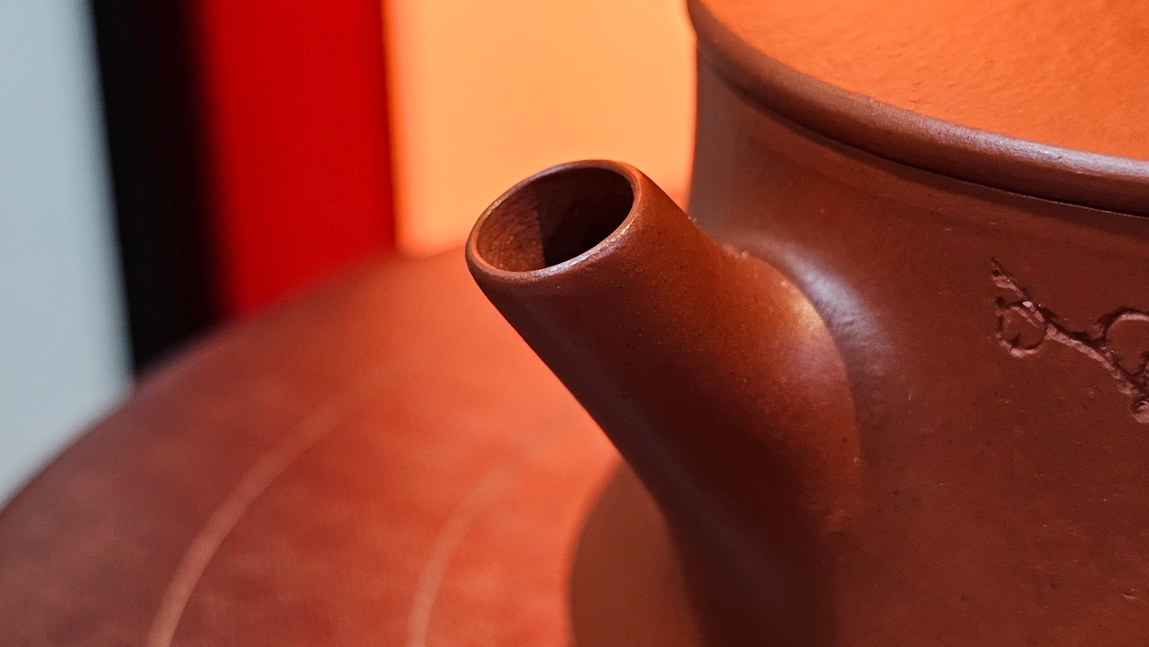 Yun Zhu 云柱 "Pillar of the Heavens", 138.1ml, Xiao Mei Yao Zhu Ni, by our Collaborative Craftsman Wang Hui 王慧 ~ "梅开五福" and Plum Blossoms Engraving by Craftsman Yi De Shu 一德书 ~ Congratulations to!Tea Sommr A.M., 1238hrs 16th August 2025, Padua, Italy🇮🇹!