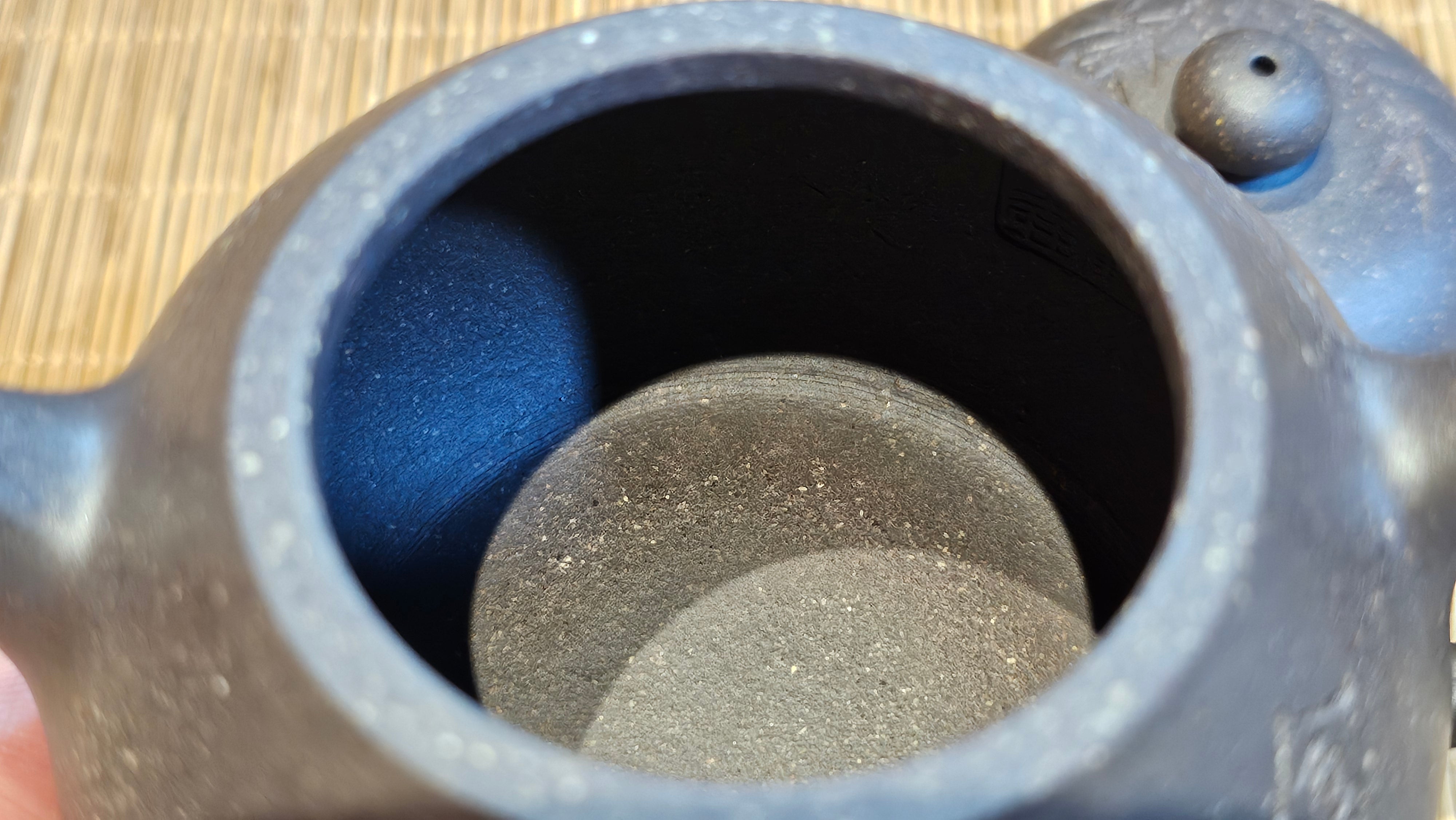 Du Zhi Hu《笃志壶》, 171.9ml, Hei Zi Ni 黑紫泥, by our Craftsman Zhang Huan 张欢, Calligraphy and Bamboo Engraving by Craftsman Yi Cheng 逸成 ~ !Congratulations to Ms M.L.!!1011hrs 8th August 2025, Phoenix, AZ!