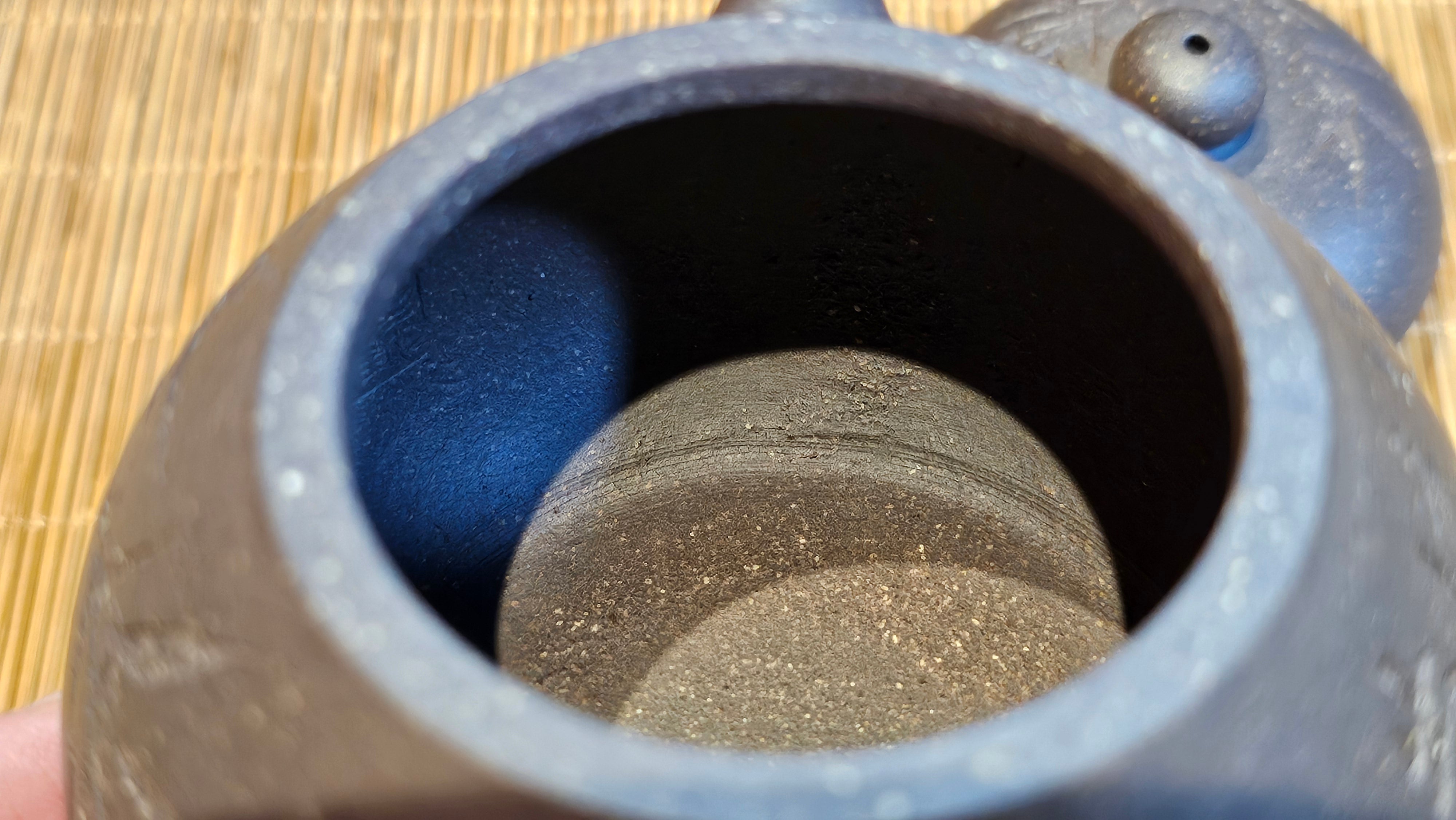 Du Zhi Hu《笃志壶》, 171.9ml, Hei Zi Ni 黑紫泥, by our Craftsman Zhang Huan 张欢, Calligraphy and Bamboo Engraving by Craftsman Yi Cheng 逸成 ~ !Congratulations to Ms M.L.!!1011hrs 8th August 2025, Phoenix, AZ!