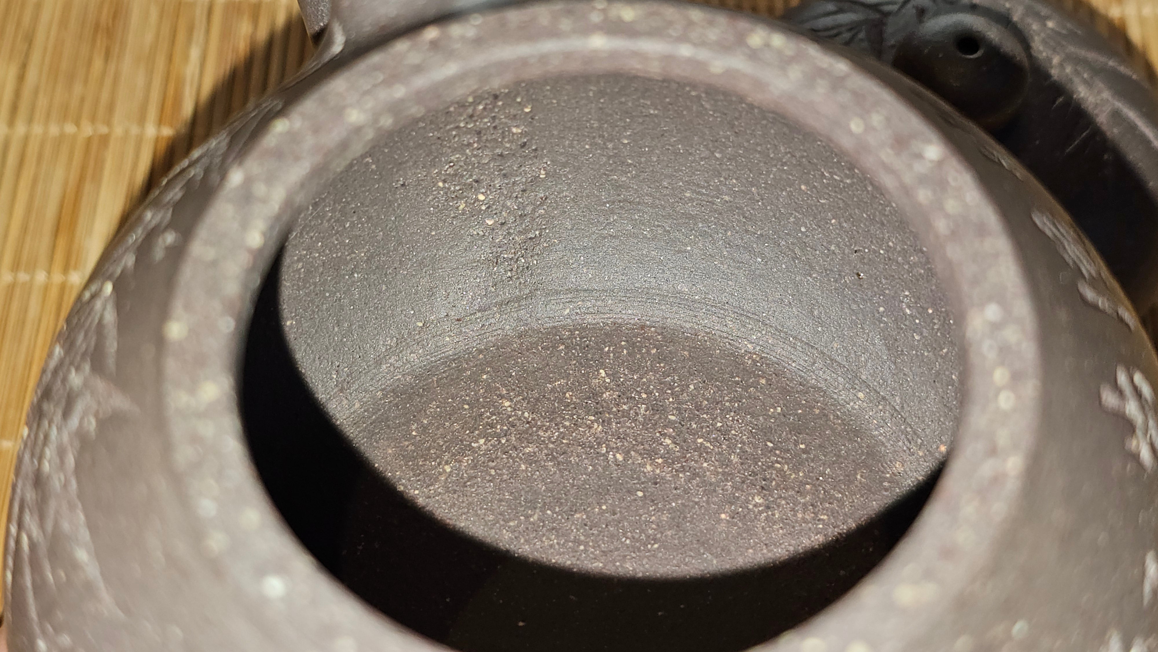 Du Zhi Hu《笃志壶》, 171.9ml, Hei Zi Ni 黑紫泥, by our Craftsman Zhang Huan 张欢, Calligraphy and Bamboo Engraving by Craftsman Yi Cheng 逸成 ~ !Congratulations to Ms M.L.!!1011hrs 8th August 2025, Phoenix, AZ!