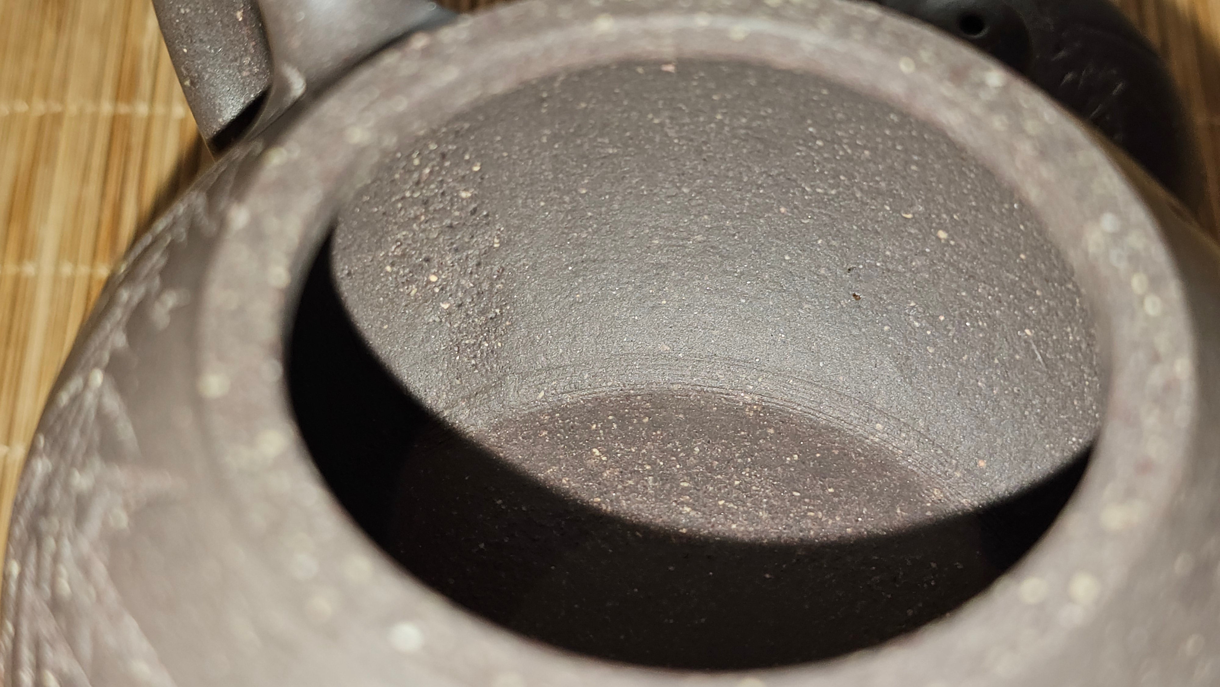 Du Zhi Hu《笃志壶》, 171.9ml, Hei Zi Ni 黑紫泥, by our Craftsman Zhang Huan 张欢, Calligraphy and Bamboo Engraving by Craftsman Yi Cheng 逸成 ~ !Congratulations to Ms M.L.!!1011hrs 8th August 2025, Phoenix, AZ!