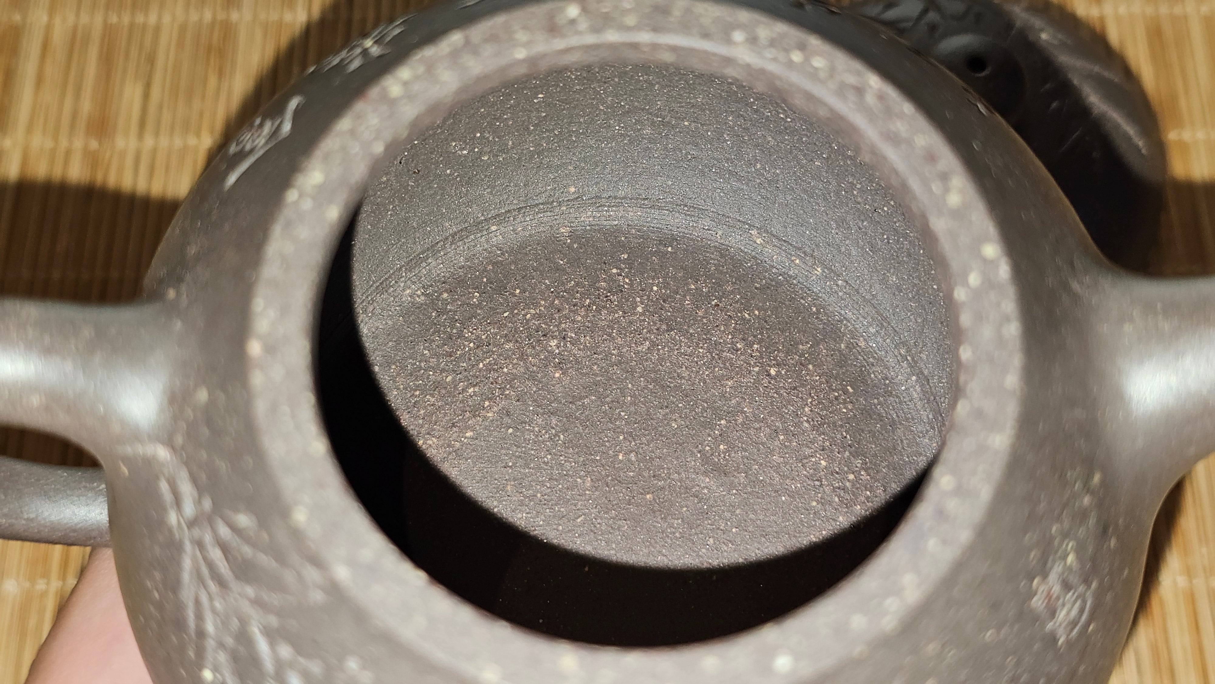 Du Zhi Hu《笃志壶》, 171.9ml, Hei Zi Ni 黑紫泥, by our Craftsman Zhang Huan 张欢, Calligraphy and Bamboo Engraving by Craftsman Yi Cheng 逸成 ~ !Congratulations to Ms M.L.!!1011hrs 8th August 2025, Phoenix, AZ!